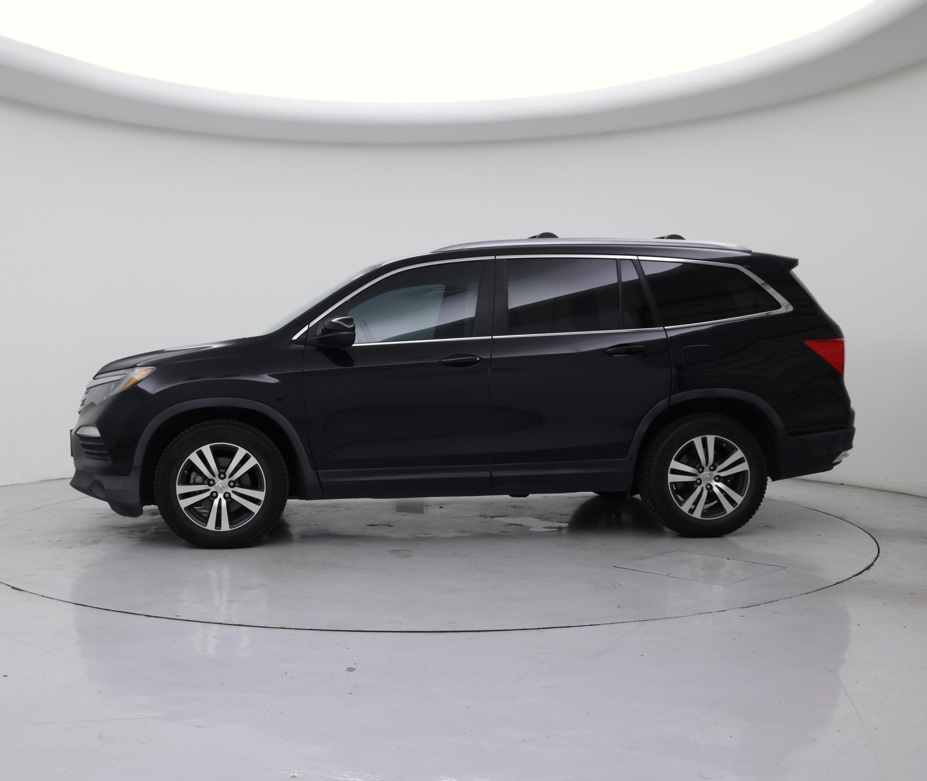 Thumbnail: 2016 Honda Pilot - 3