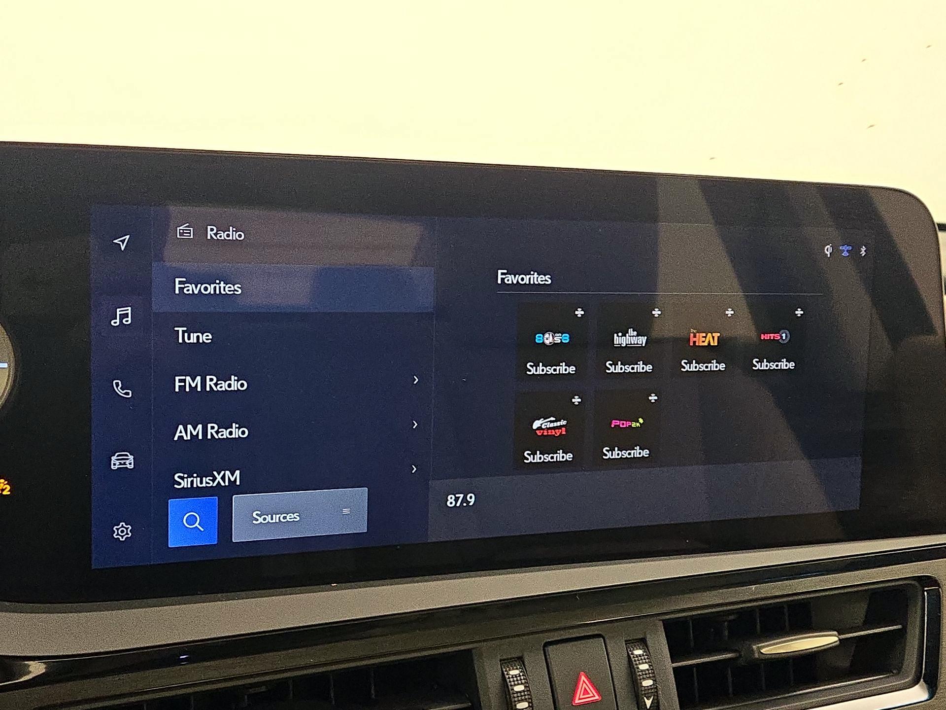 Thumbnail: 2025 Lexus ES - 16