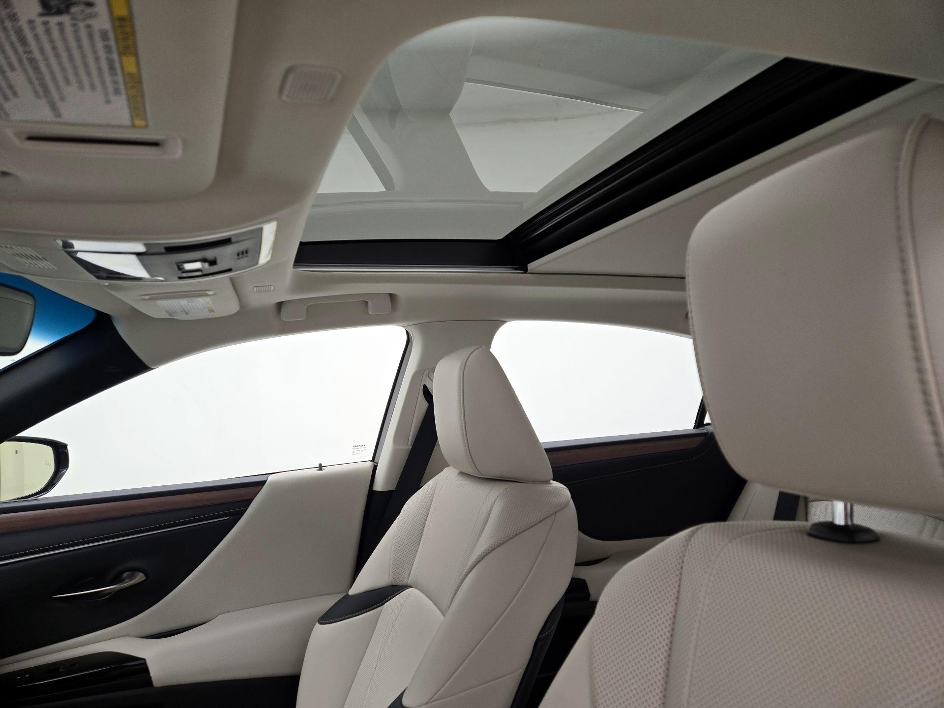 Thumbnail: 2025 Lexus ES - 20