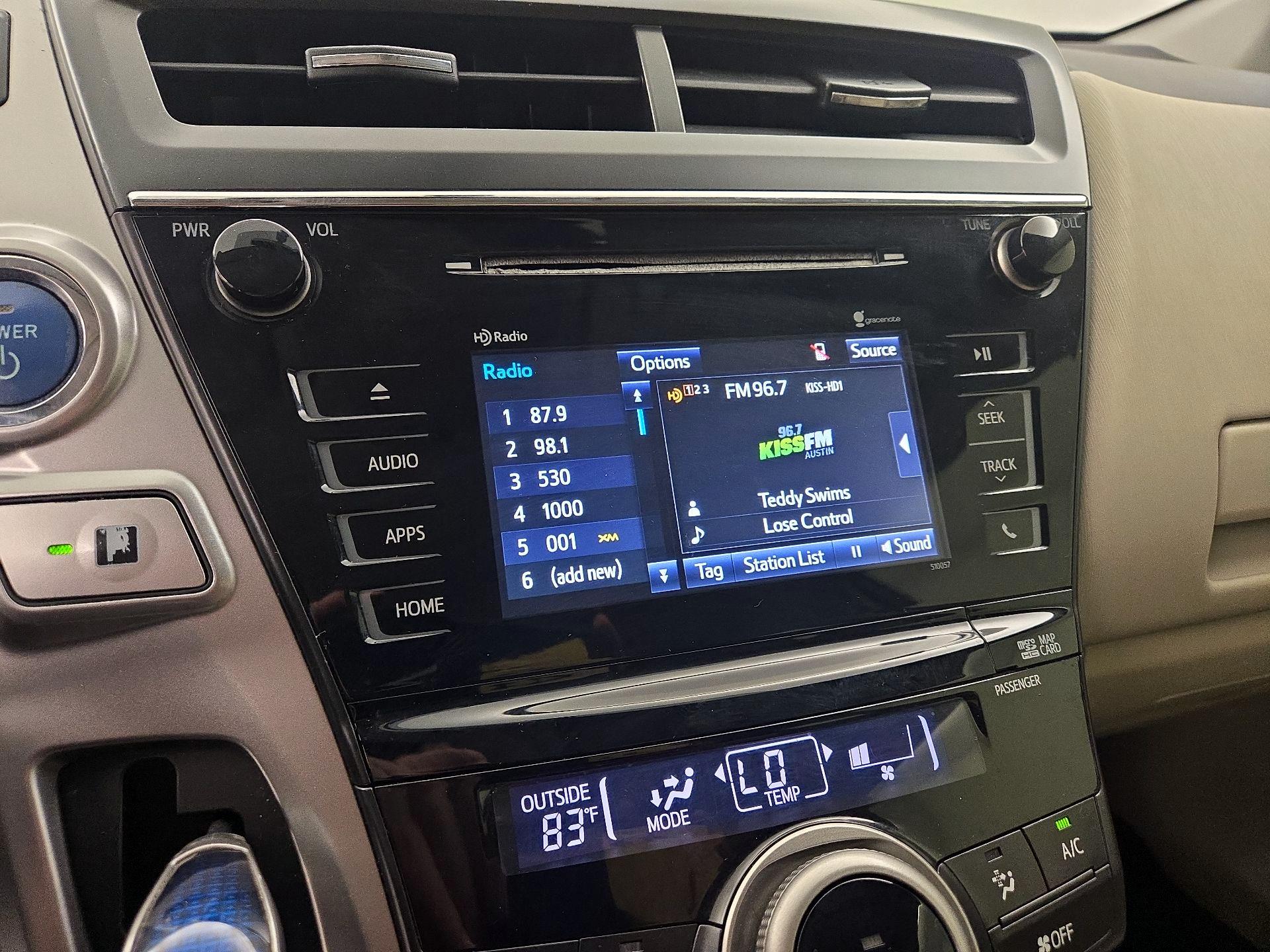 Thumbnail: 2015 Toyota Prius v - 15