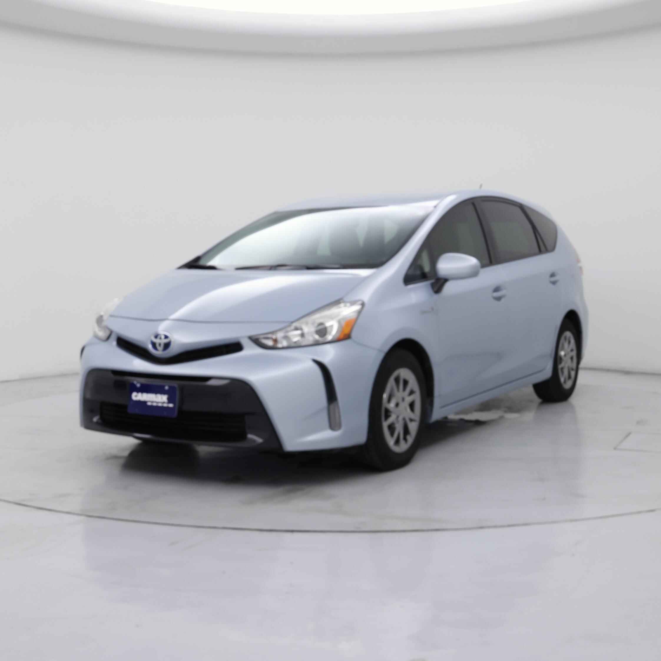 Thumbnail: 2015 Toyota Prius v - 4