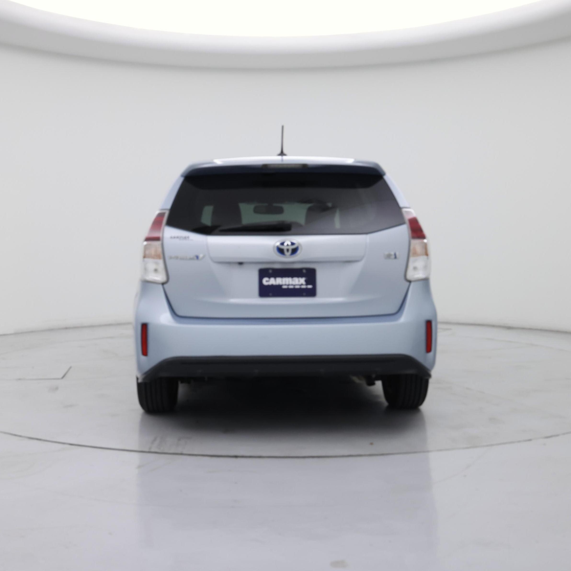 Thumbnail: 2015 Toyota Prius v - 6