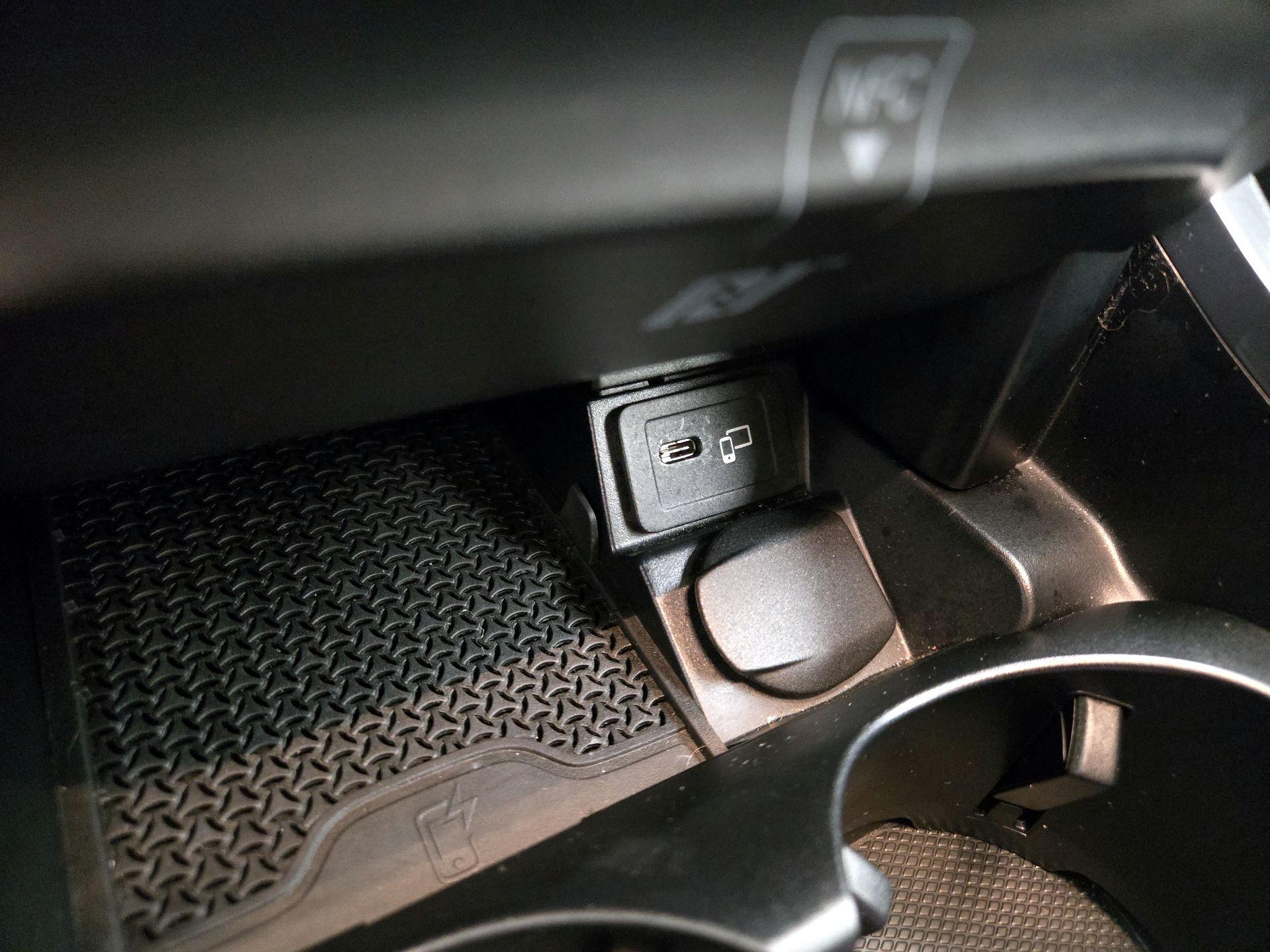 Thumbnail: 2022 Mercedes-Benz E-Class - 19