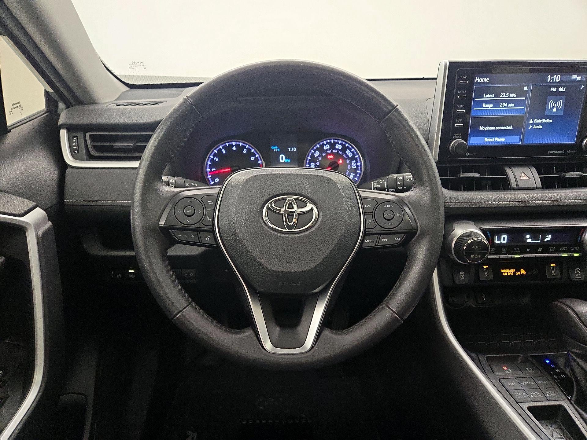 Thumbnail: 2020 Toyota RAV4 - 10