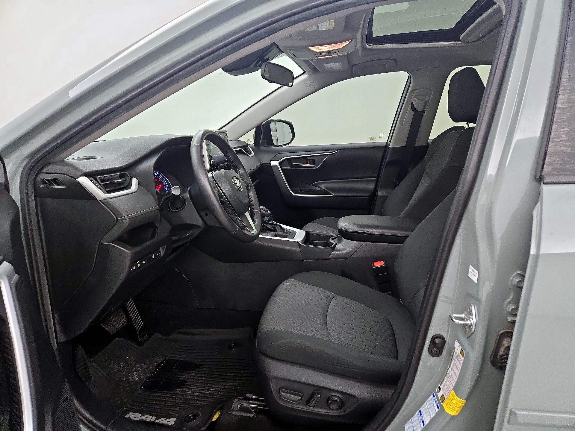 Thumbnail: 2020 Toyota RAV4 - 11