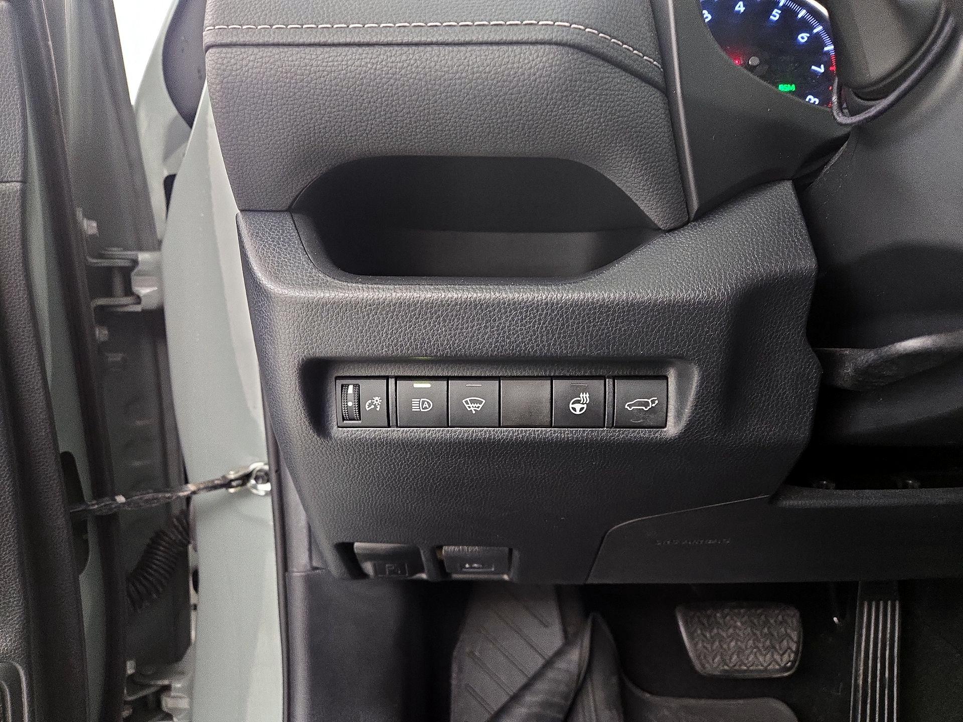 Thumbnail: 2020 Toyota RAV4 - 13