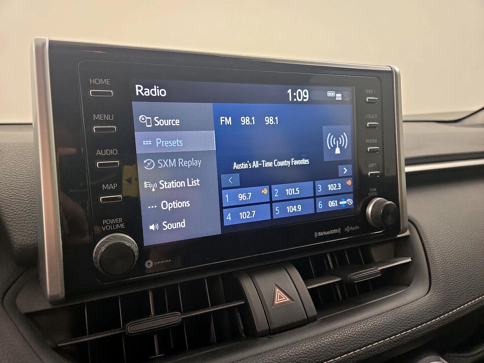 Thumbnail: 2020 Toyota RAV4 - 15