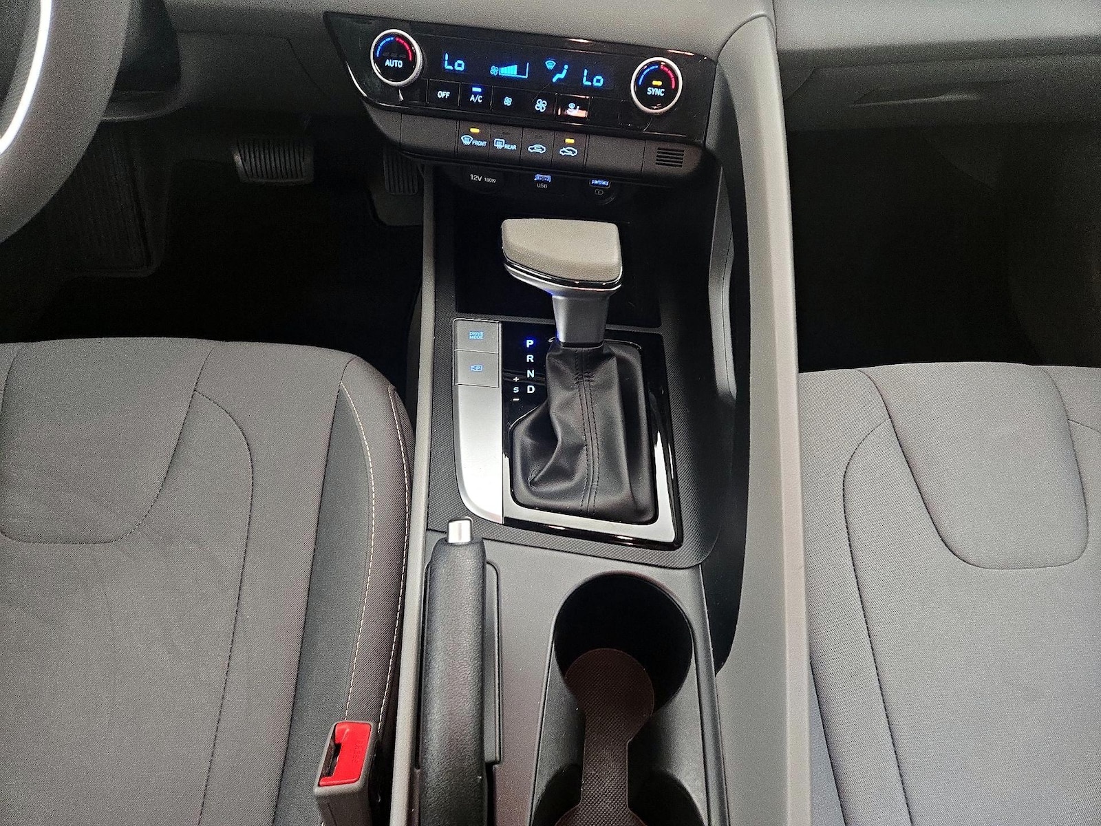 2021 Hyundai Elantra SEL - Photo 18