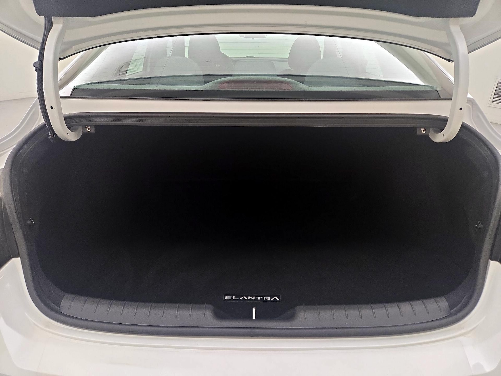2021 Hyundai Elantra SEL - Photo 21