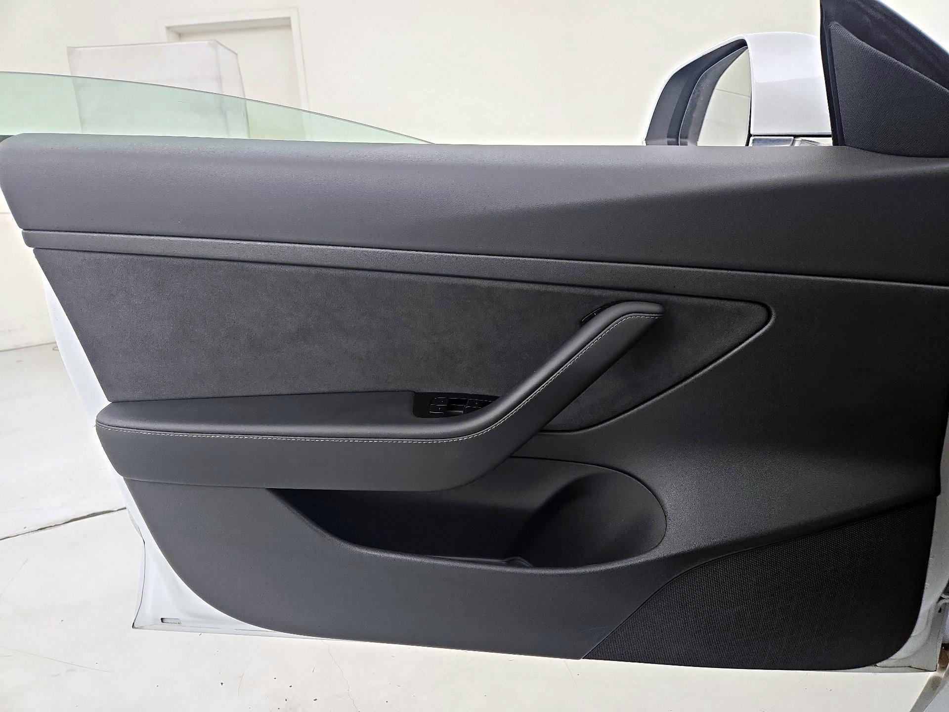 Thumbnail: 2020 Tesla Model 3 - 12