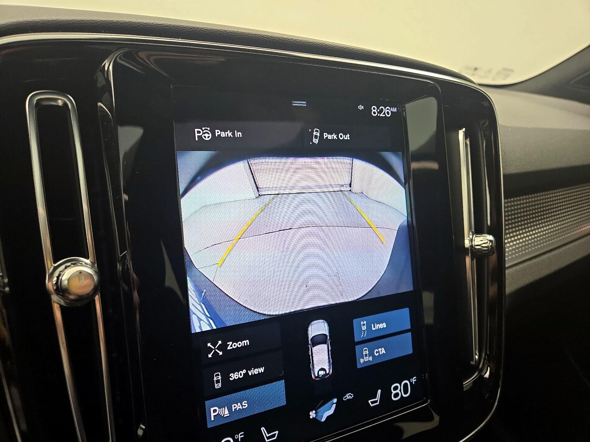 Thumbnail: 2022 Volvo XC40 - 15