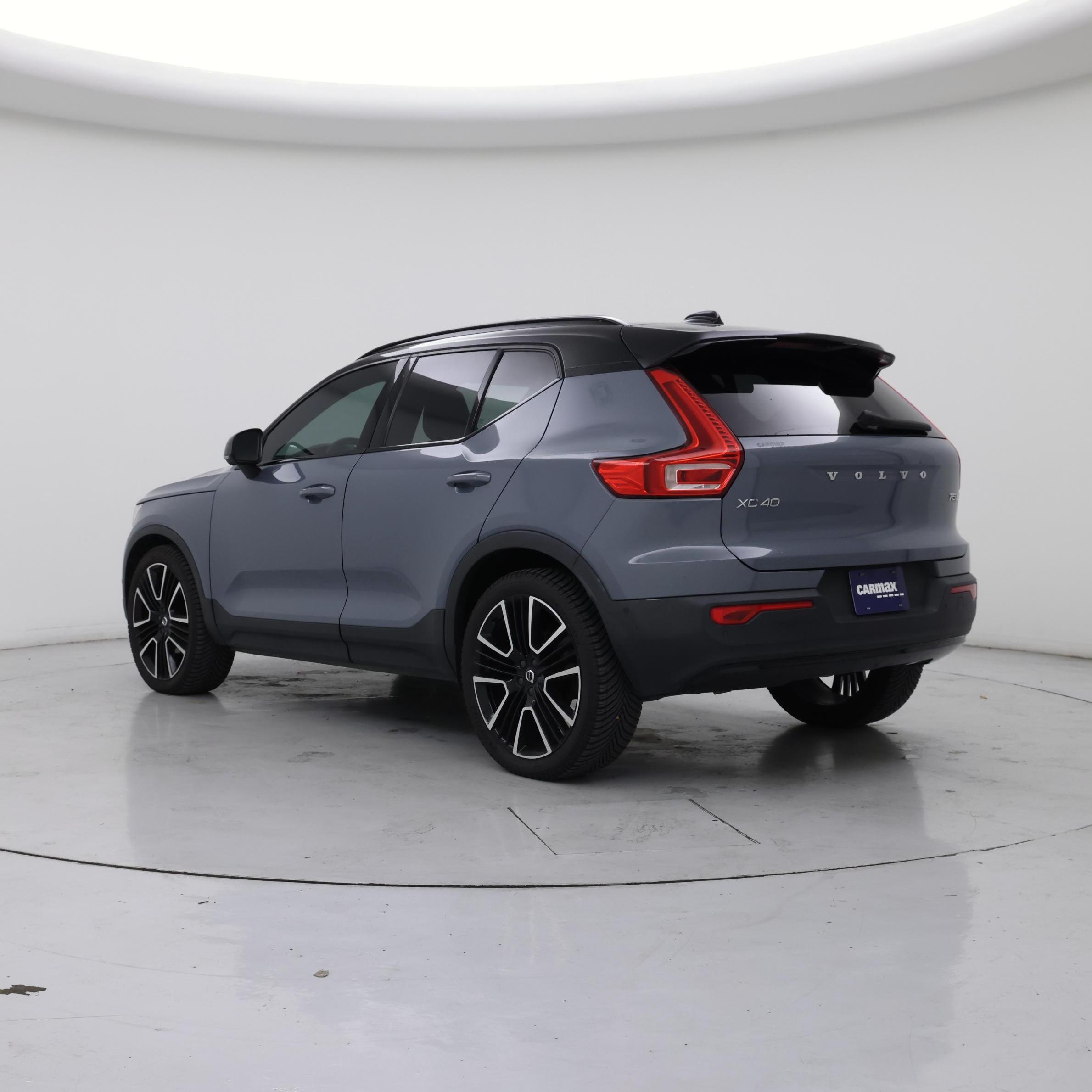 Thumbnail: 2022 Volvo XC40 - 2