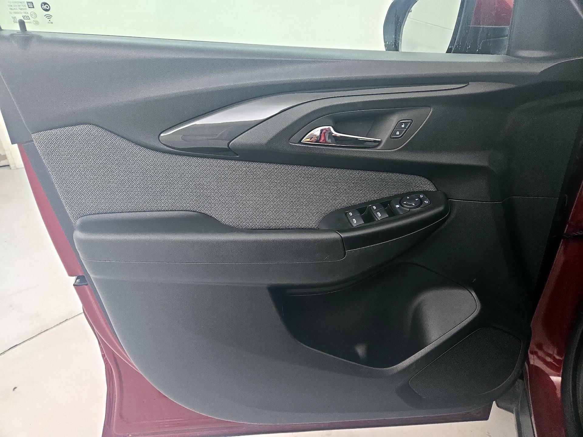 Thumbnail: 2023 Chevrolet TrailBlazer - 12