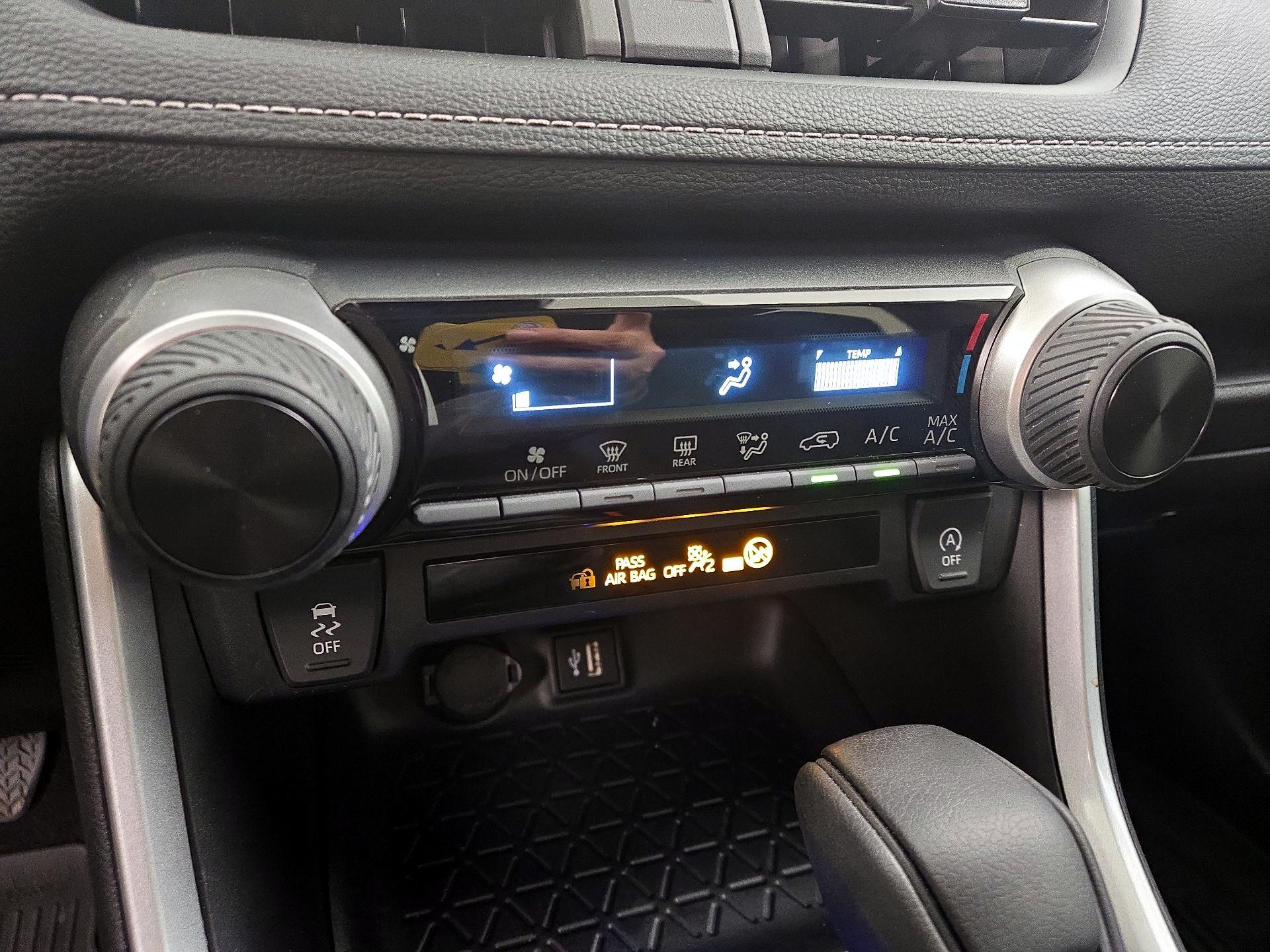 Thumbnail: 2024 Toyota RAV4 - 17