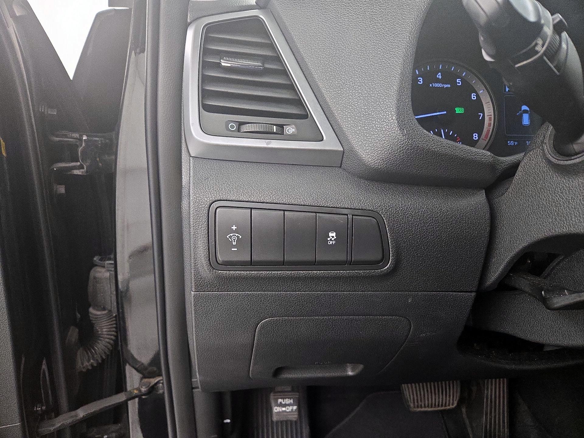 Thumbnail: 2016 Hyundai Tucson - 13