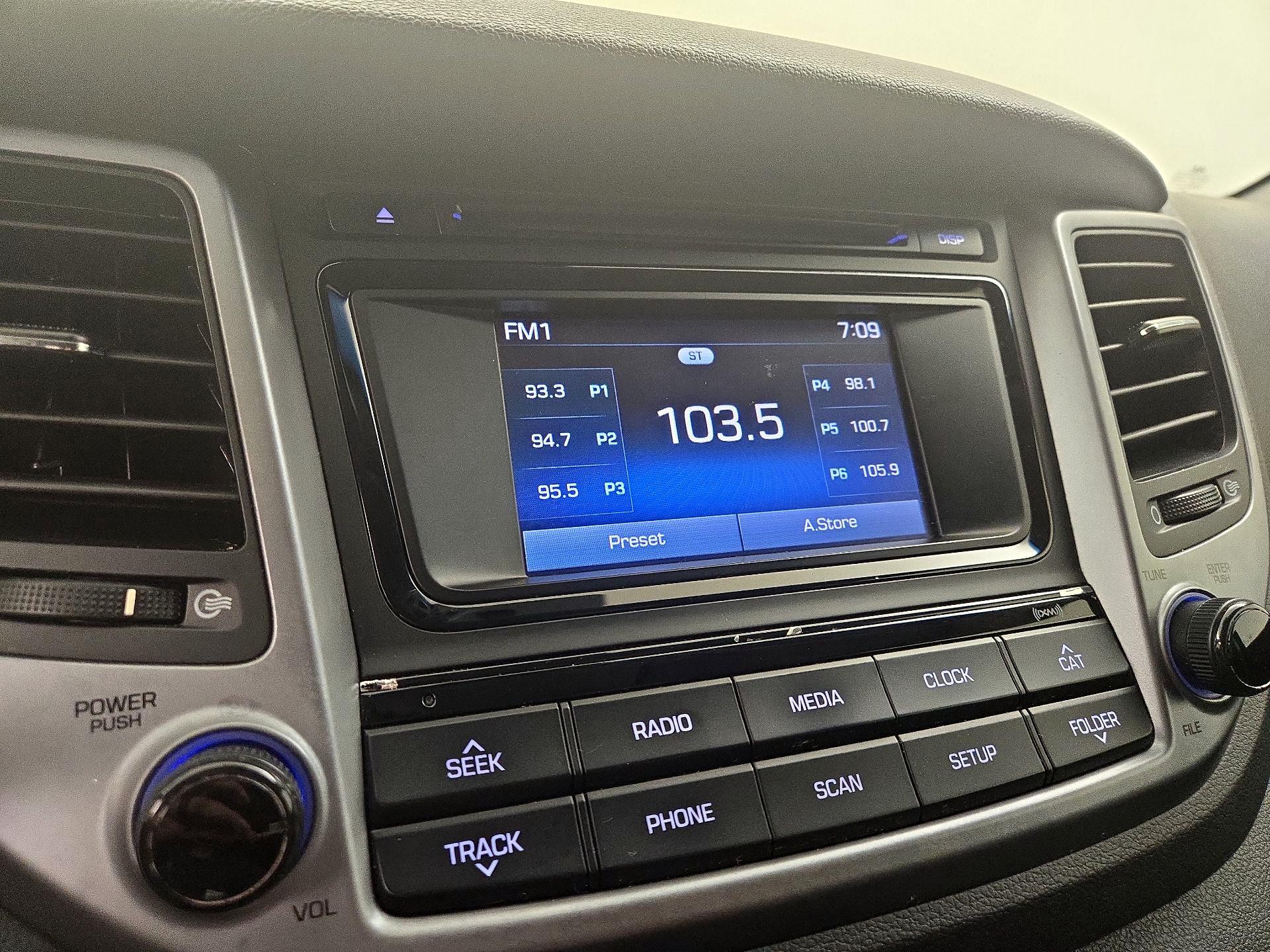 Thumbnail: 2016 Hyundai Tucson - 15