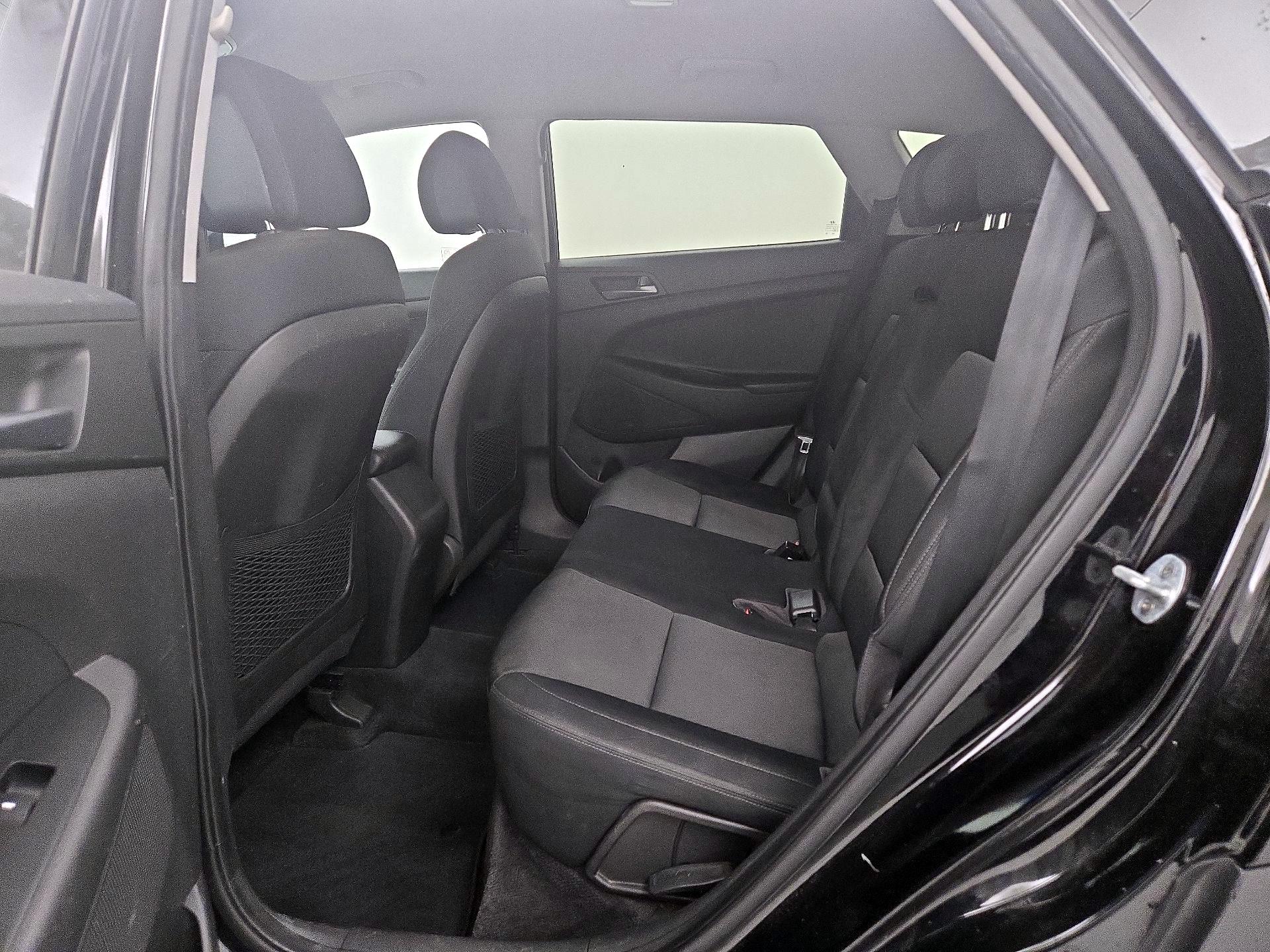 Thumbnail: 2016 Hyundai Tucson - 19