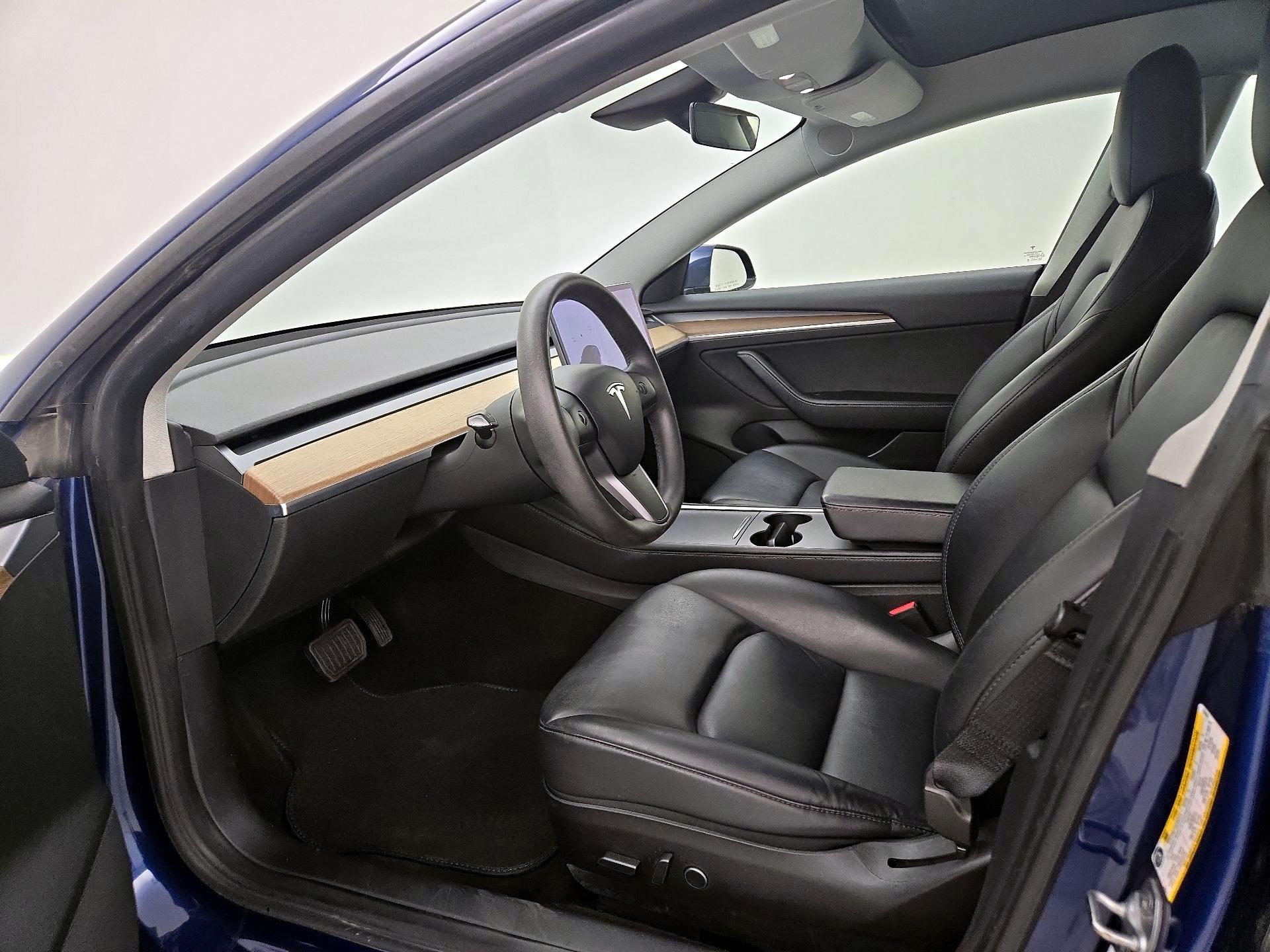 Thumbnail: 2022 Tesla Model 3 - 11