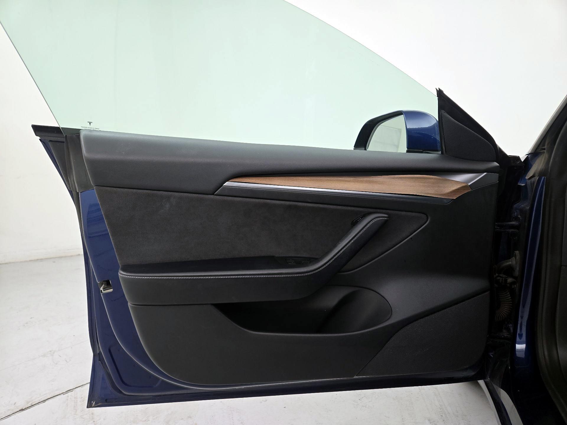 Thumbnail: 2022 Tesla Model 3 - 12