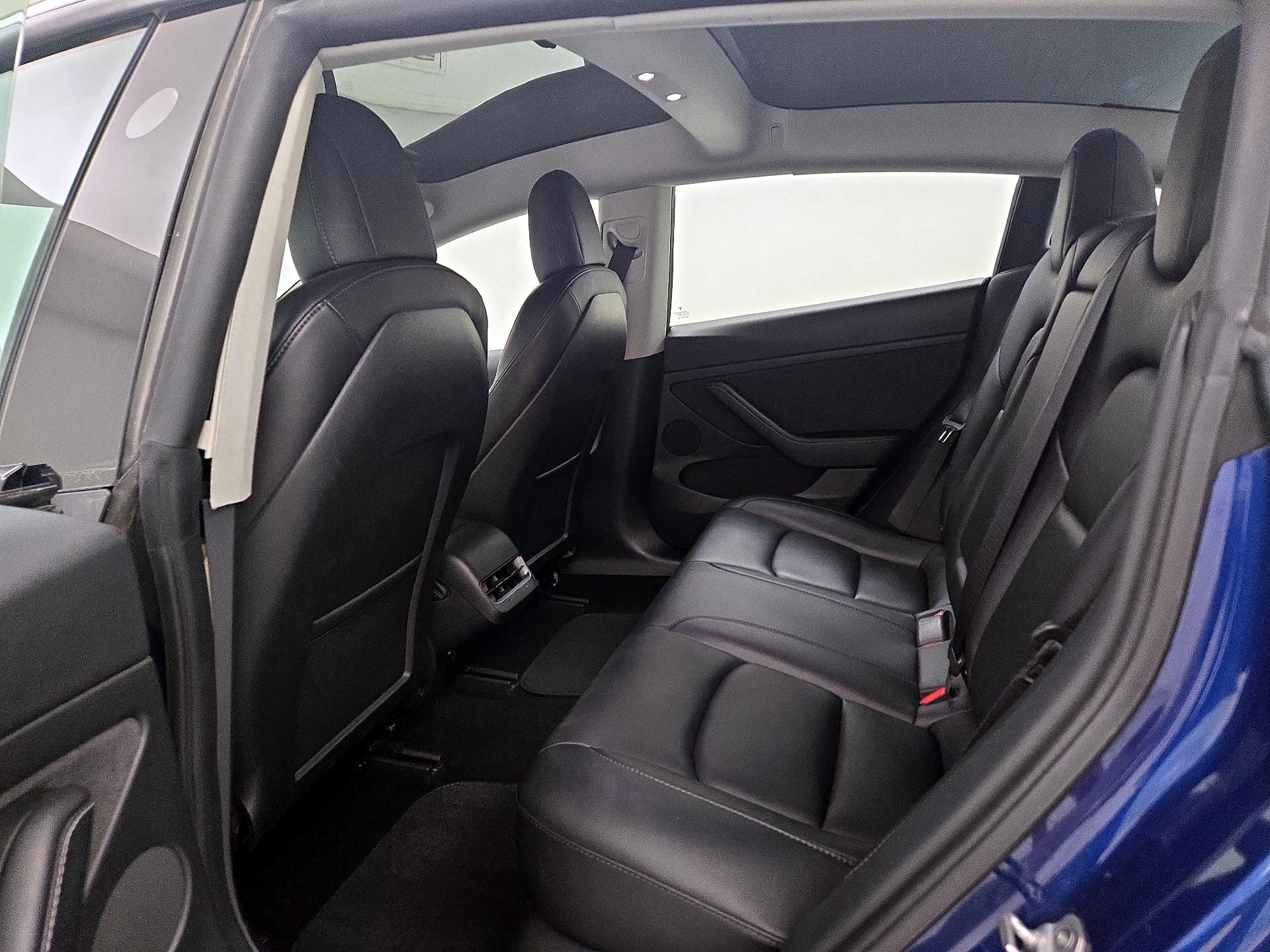 Thumbnail: 2022 Tesla Model 3 - 19