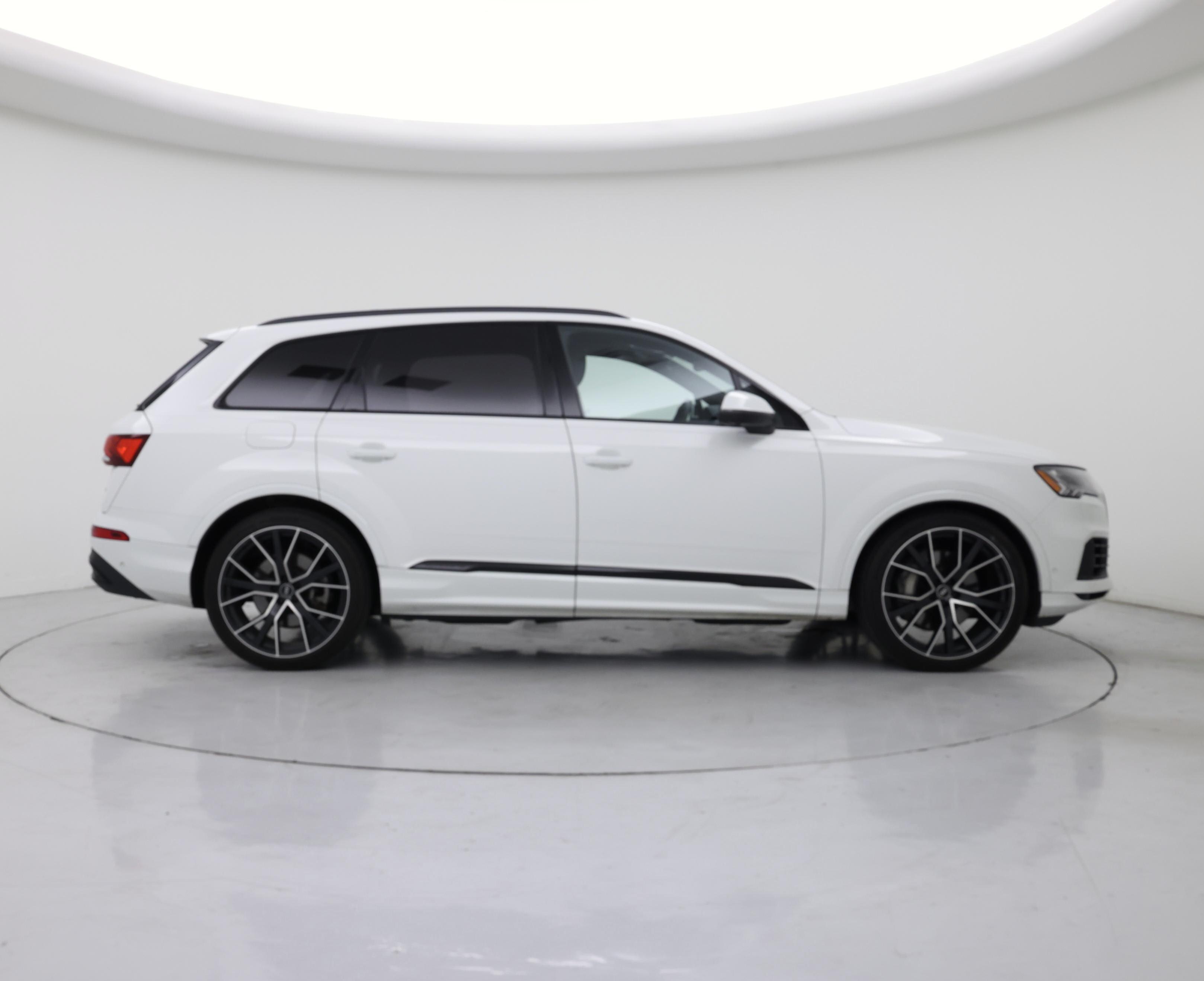 Thumbnail: 2021 Audi Q7 - 7