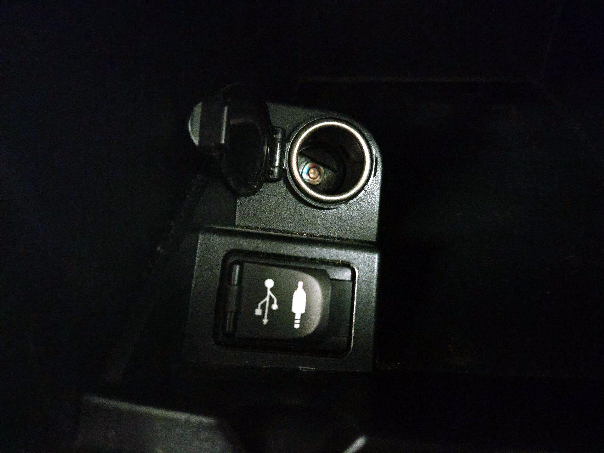 Thumbnail: 2015 Toyota Camry - 18