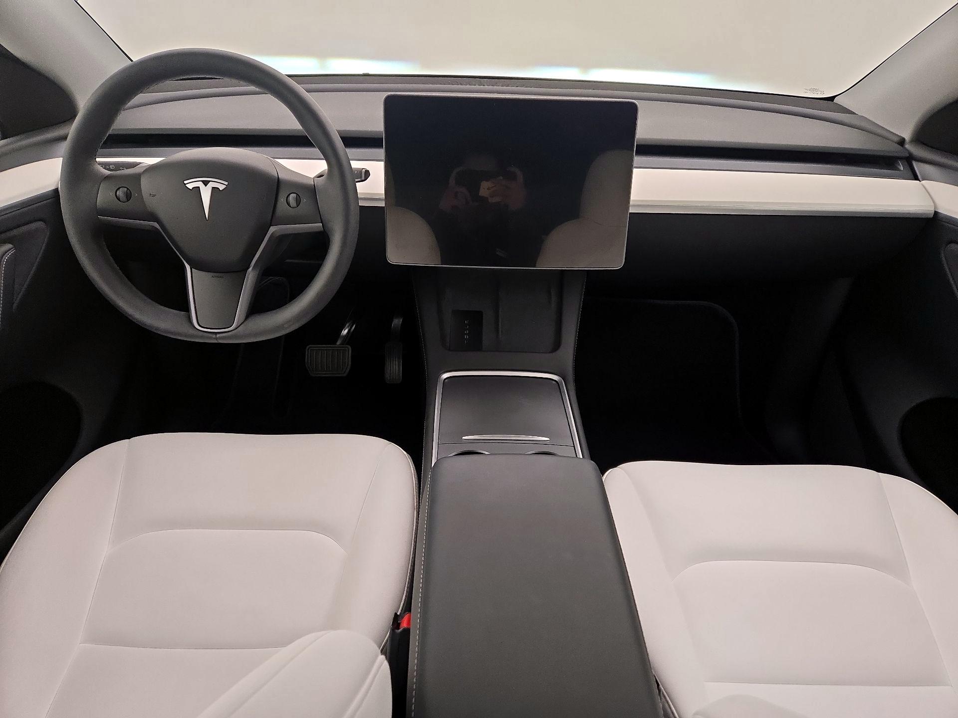 Thumbnail: 2024 Tesla Model Y - 9