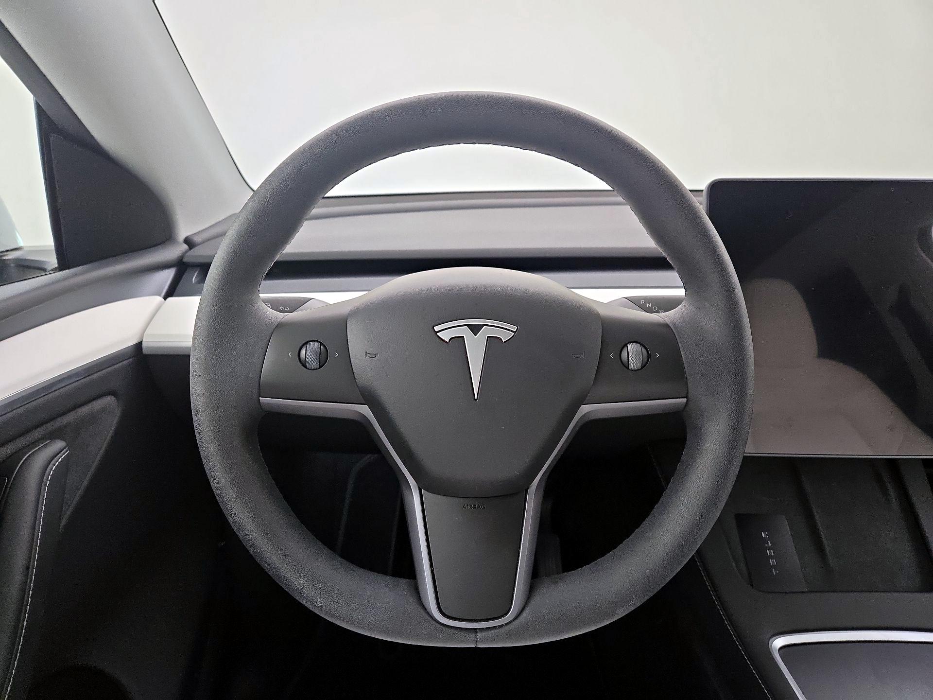 Thumbnail: 2024 Tesla Model Y - 10