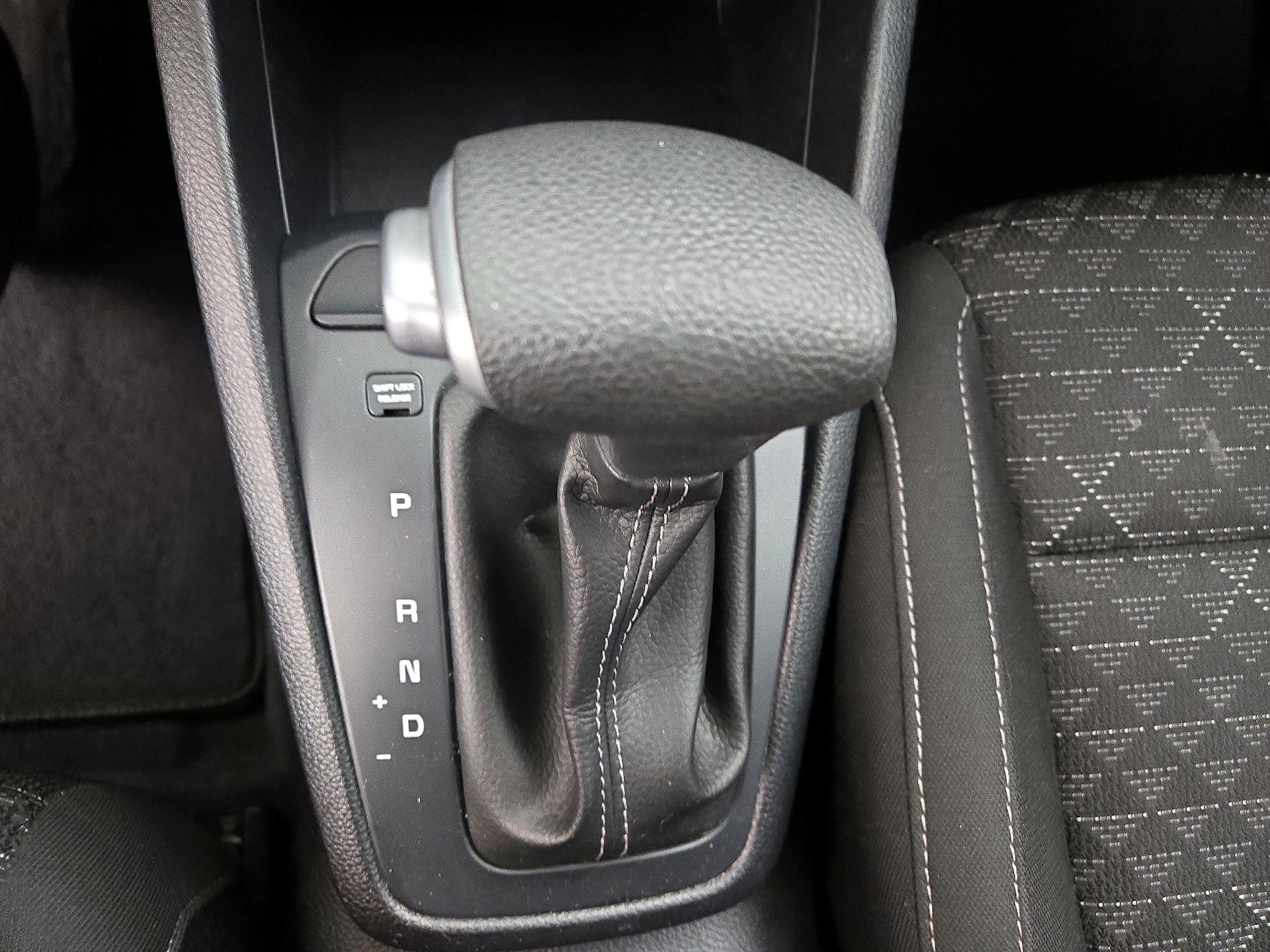 Thumbnail: 2023 Kia Rio - 17