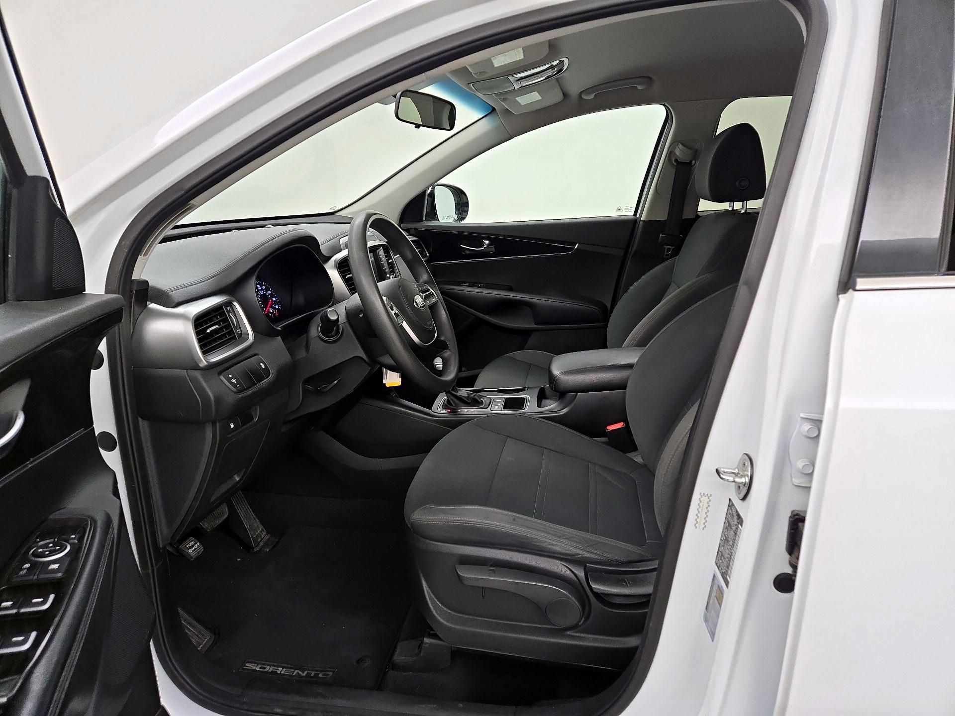 Thumbnail: 2020 Kia Sorento - 11