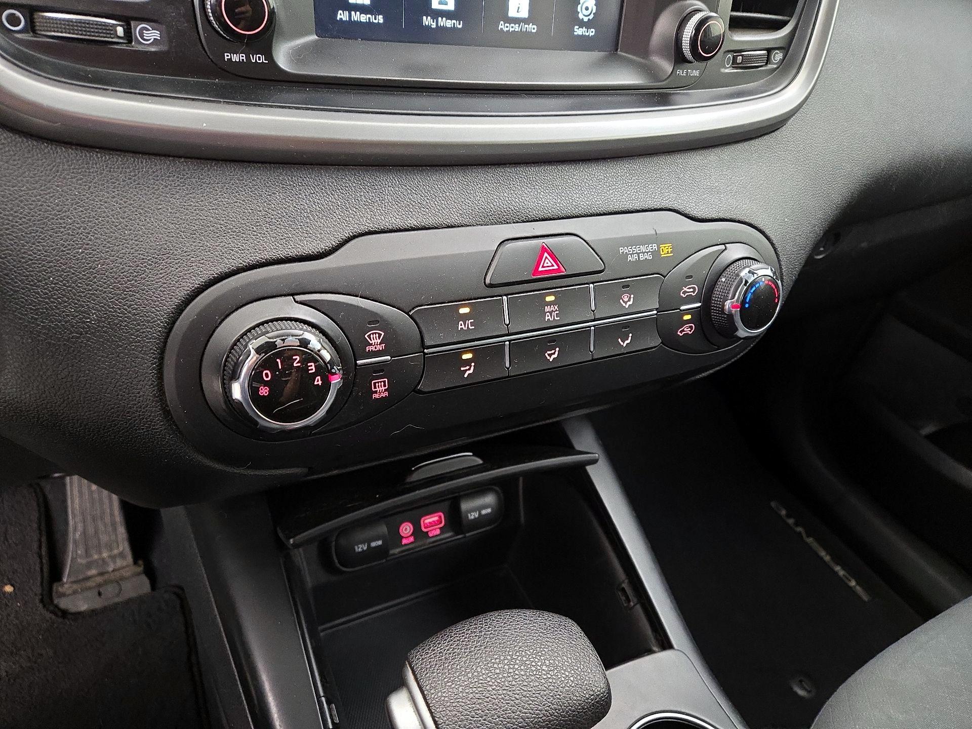 Thumbnail: 2020 Kia Sorento - 16