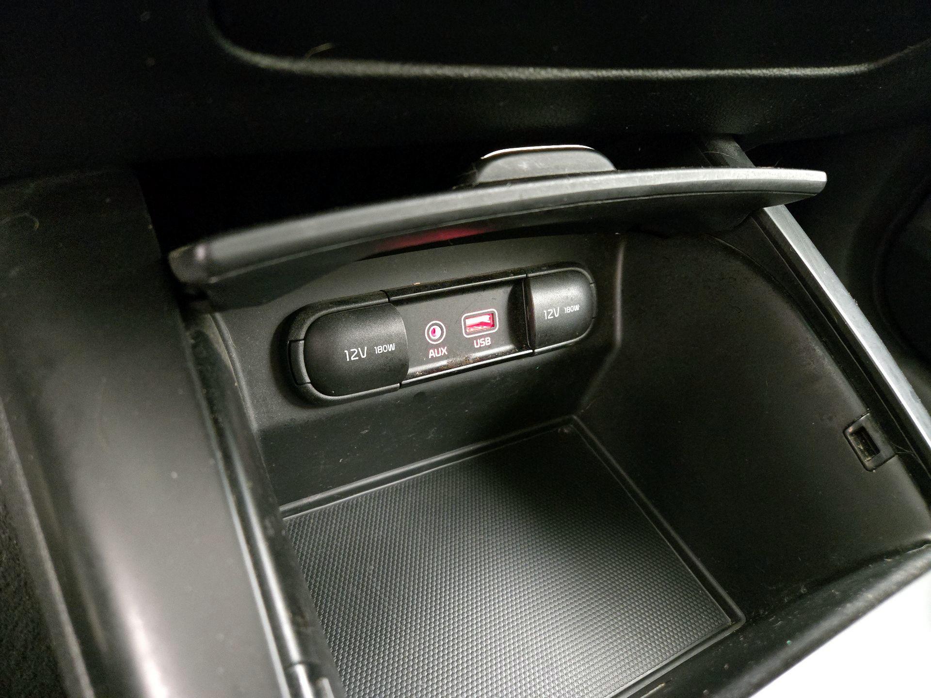 Thumbnail: 2020 Kia Sorento - 18