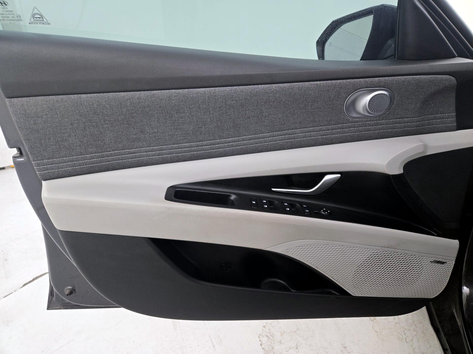 Thumbnail: 2023 Hyundai Elantra - 12