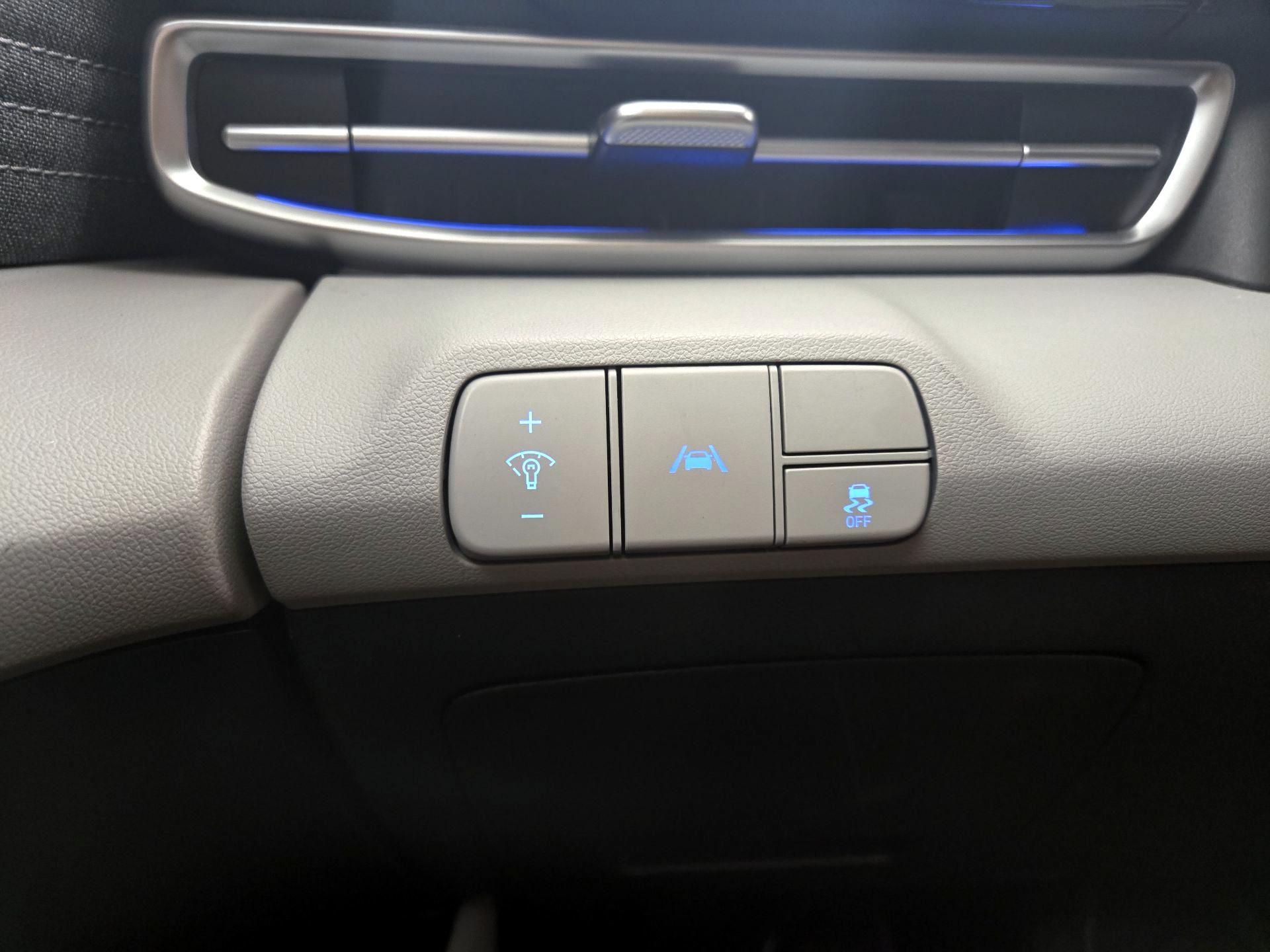 Thumbnail: 2023 Hyundai Elantra - 13