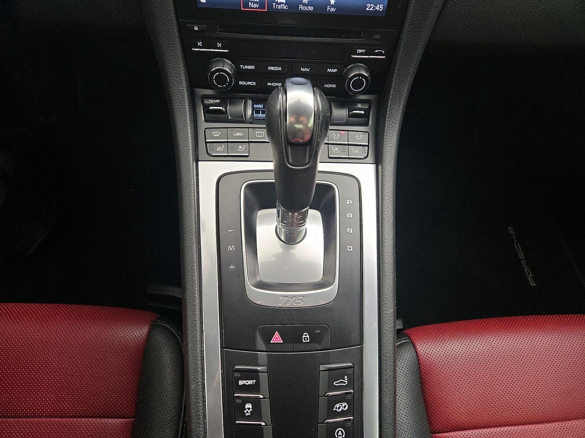 Thumbnail: 2019 Porsche 718 Cayman - 18