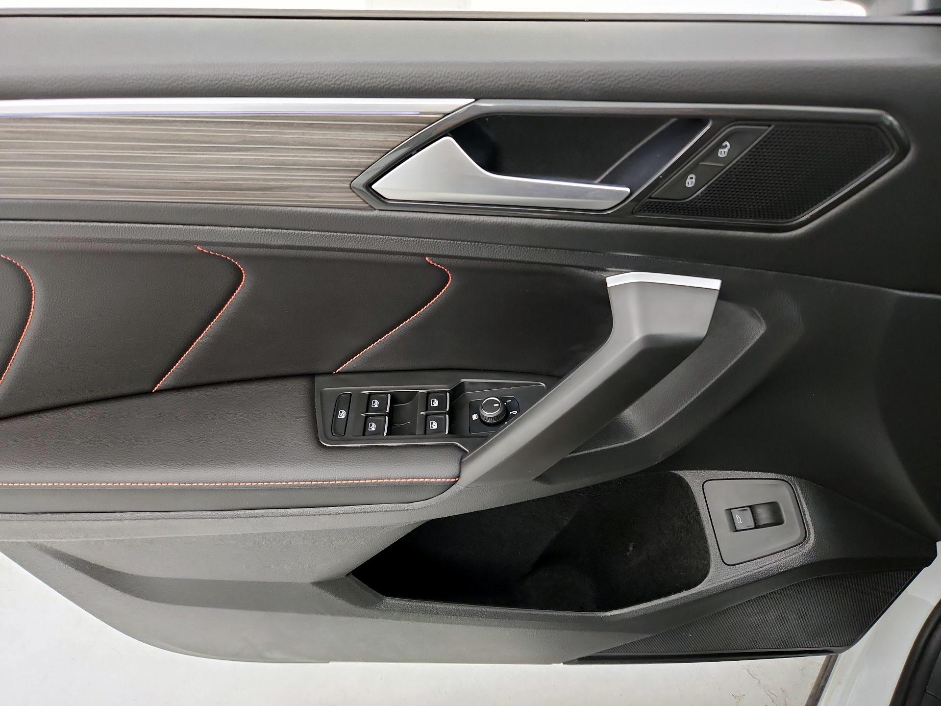 Thumbnail: 2024 Volkswagen Tiguan - 12