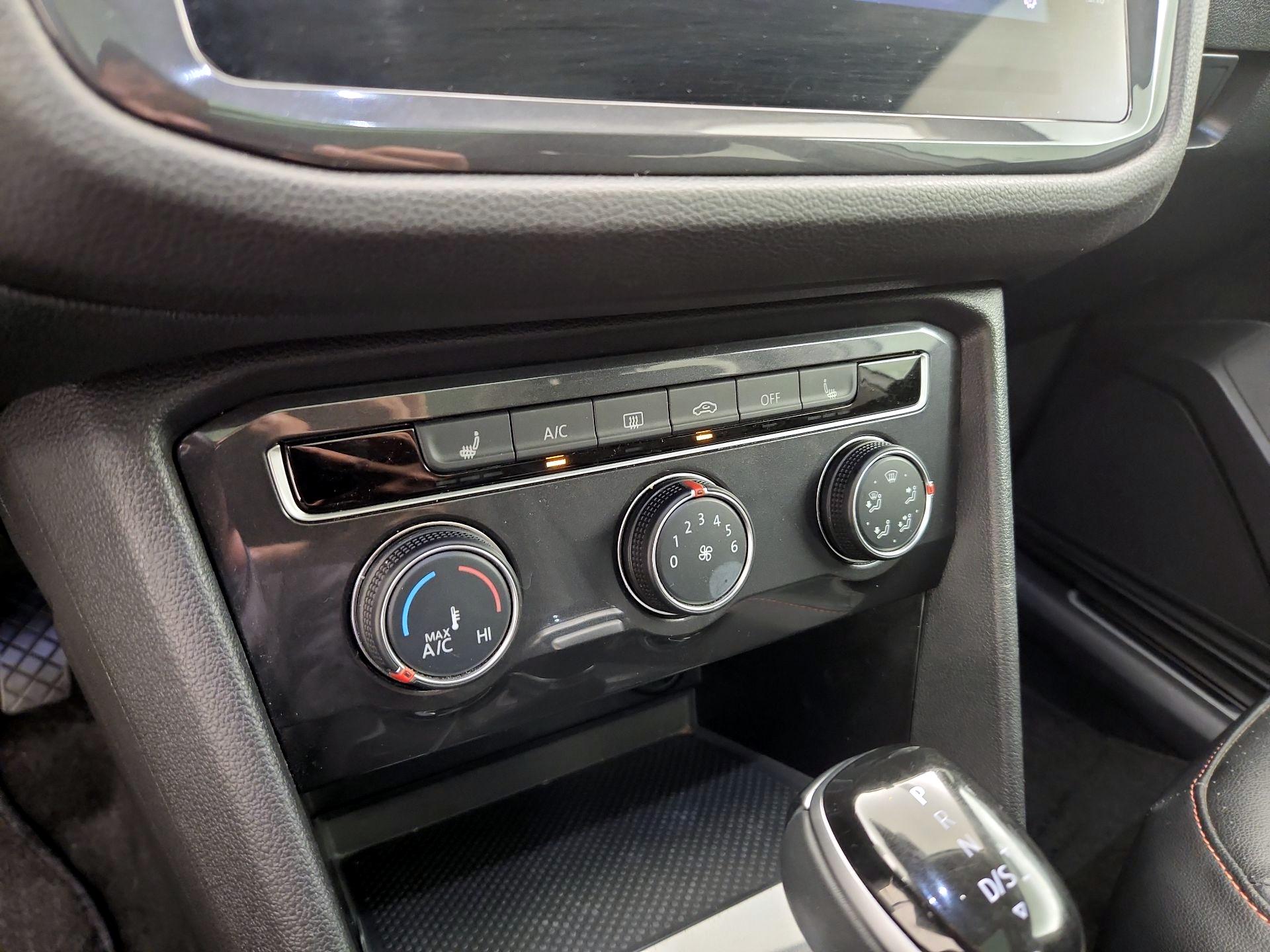 Thumbnail: 2024 Volkswagen Tiguan - 17