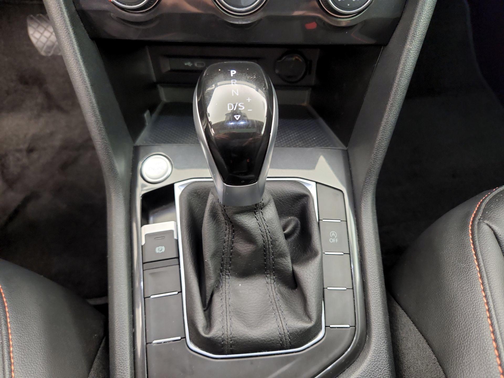 Thumbnail: 2024 Volkswagen Tiguan - 18