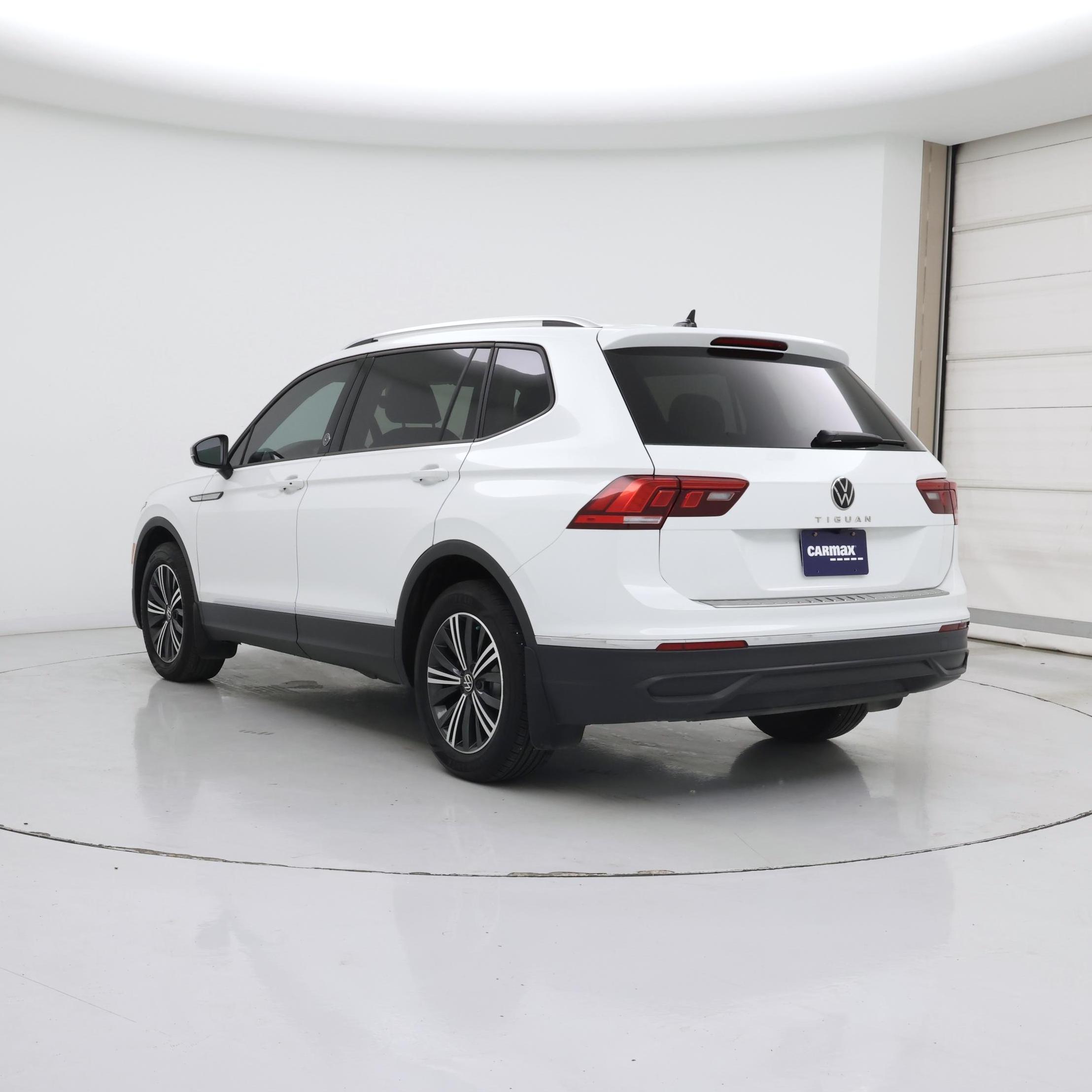 Thumbnail: 2024 Volkswagen Tiguan - 2