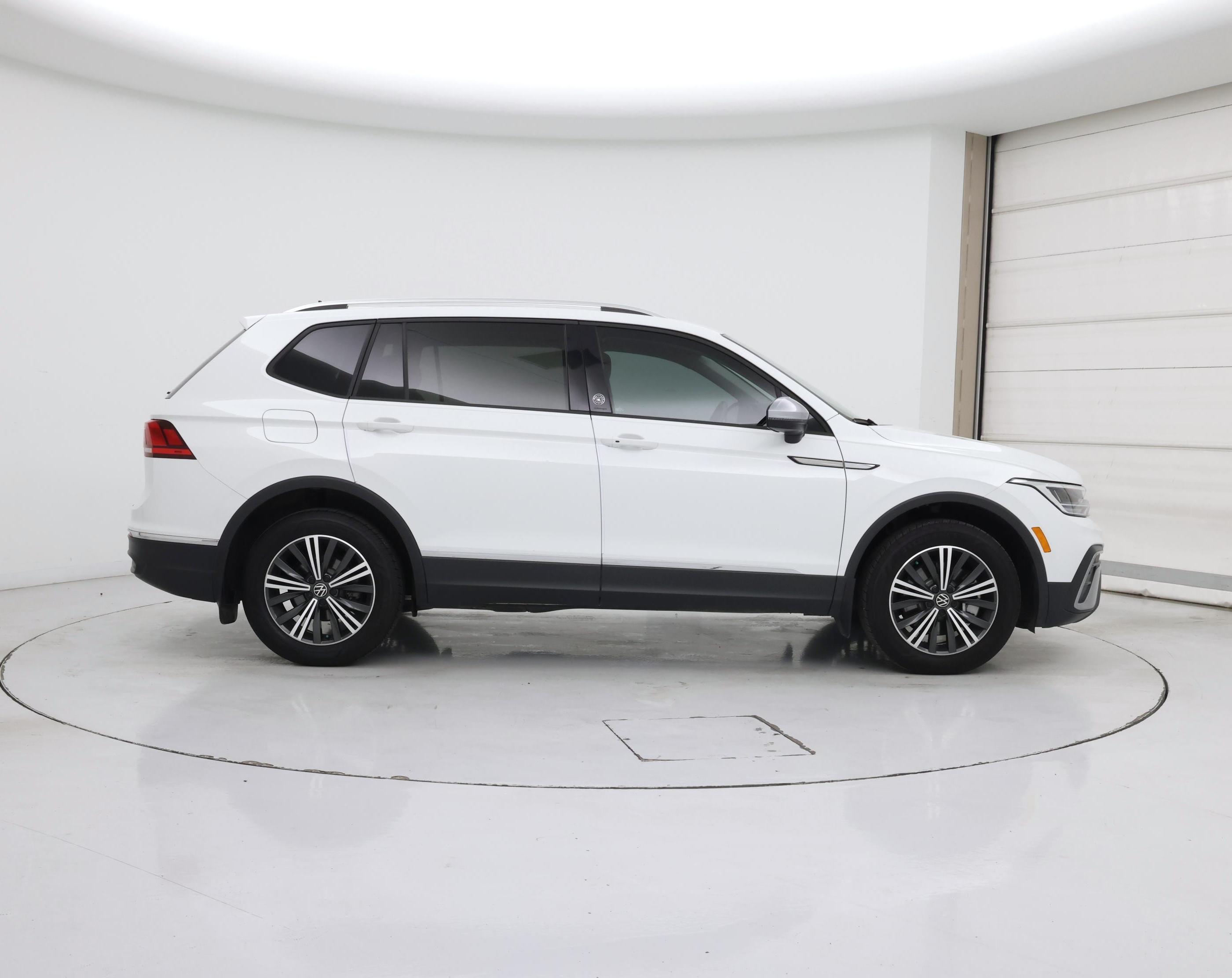 Thumbnail: 2024 Volkswagen Tiguan - 7