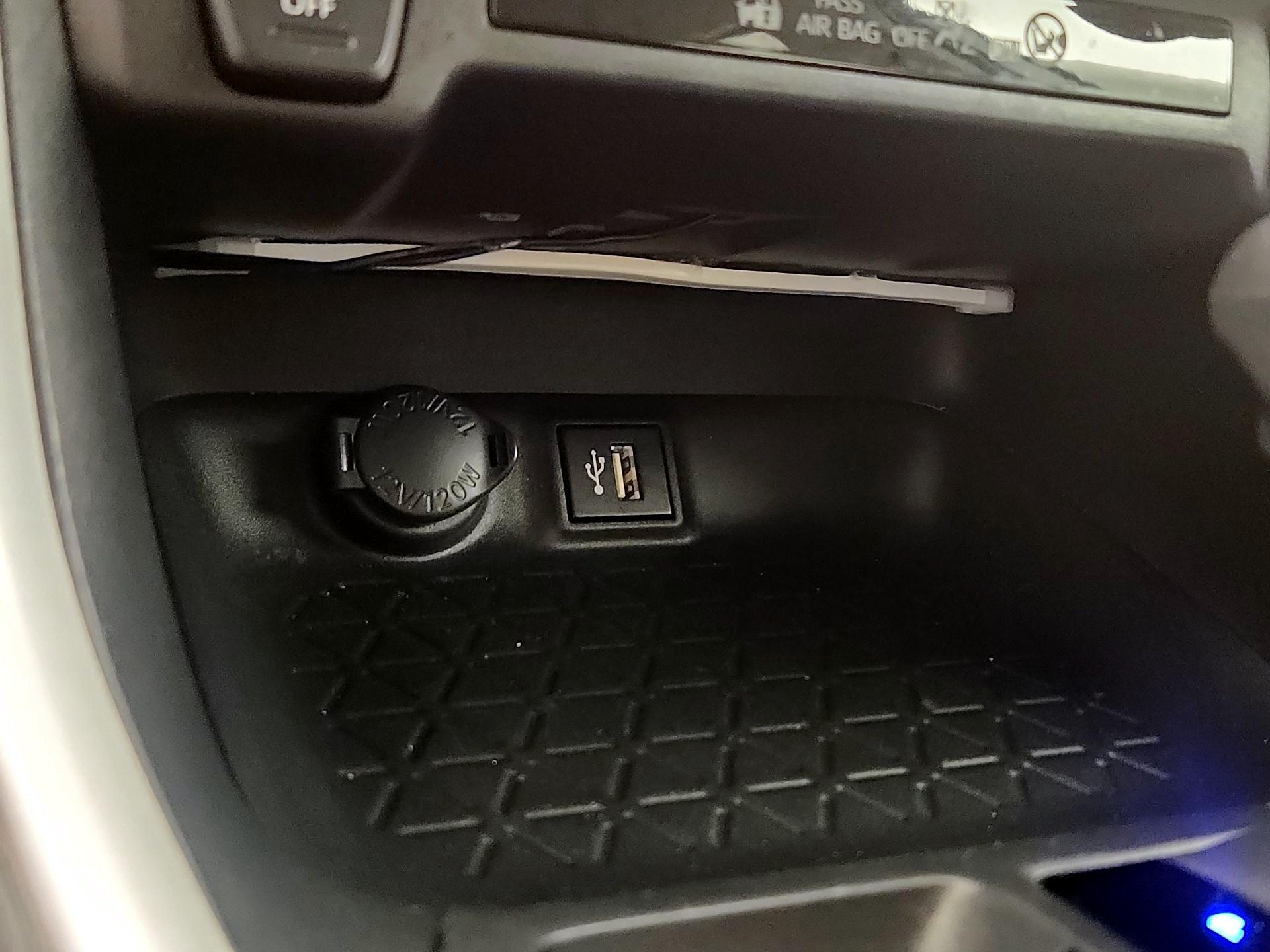 Thumbnail: 2024 Toyota RAV4 - 18