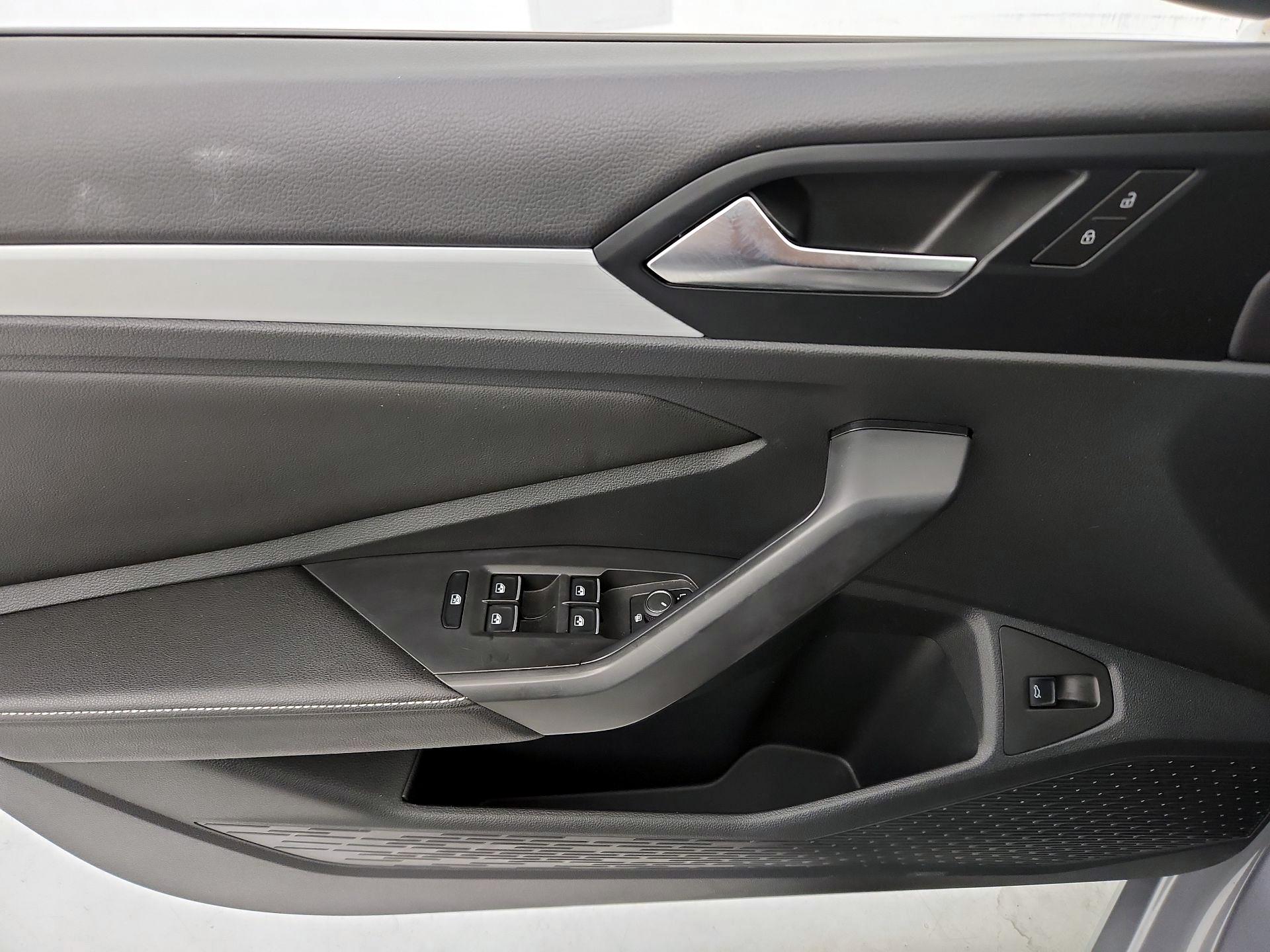 Thumbnail: 2025 Volkswagen Jetta - 12