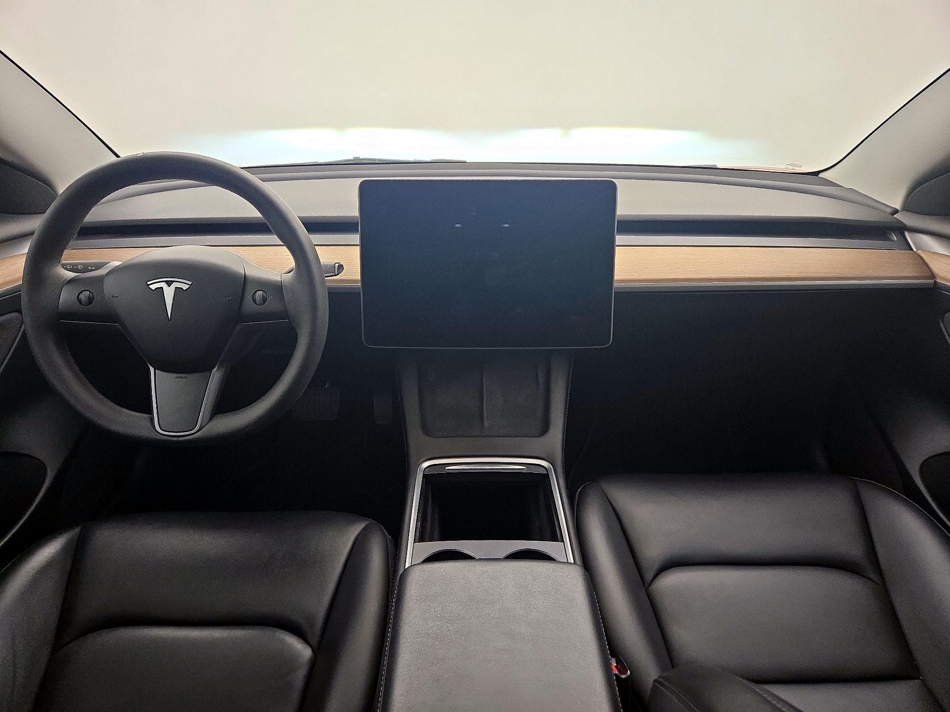 Thumbnail: 2023 Tesla Model 3 - 9