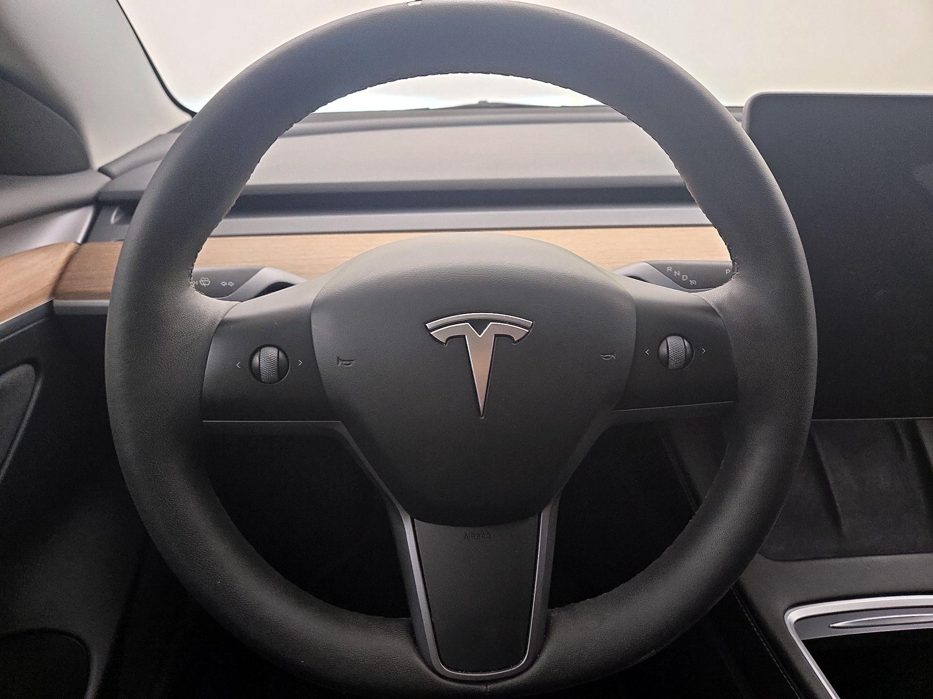 Thumbnail: 2023 Tesla Model 3 - 10