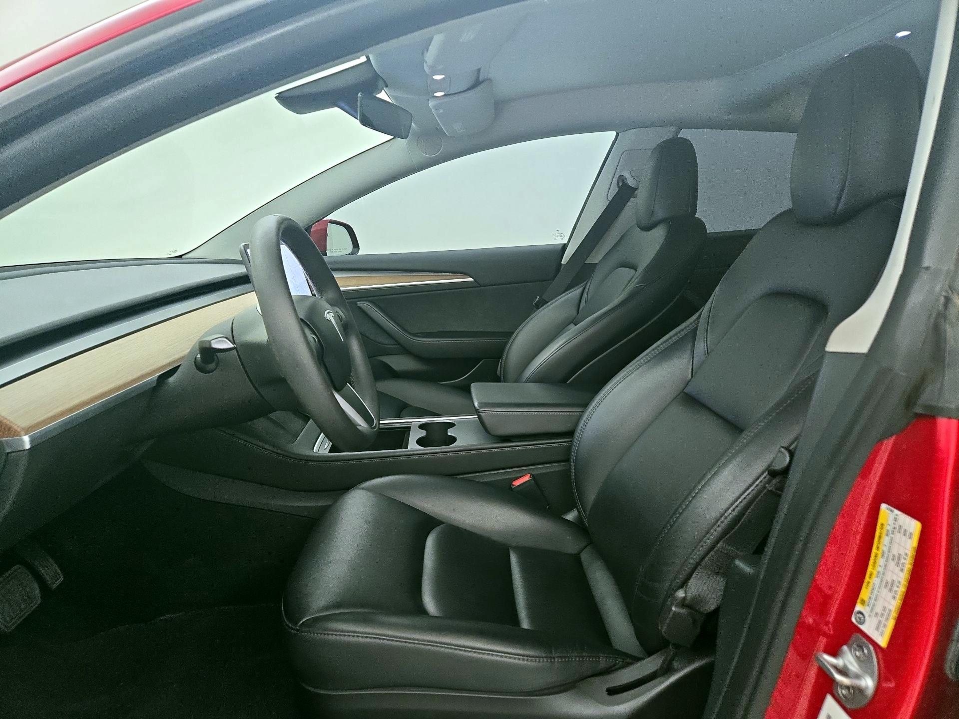 Thumbnail: 2023 Tesla Model 3 - 11