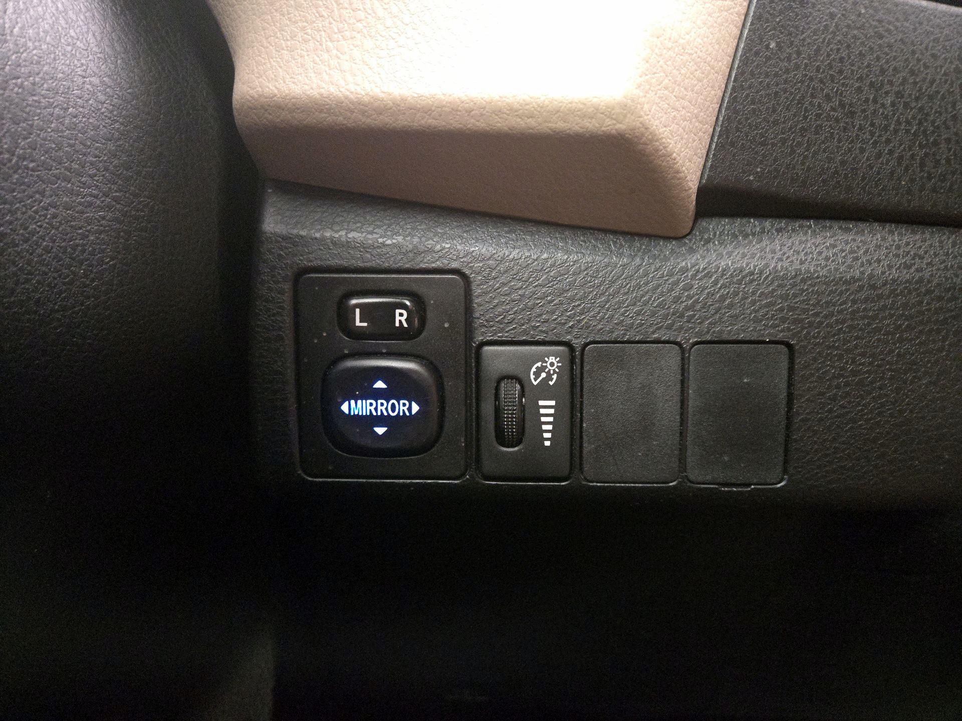 Thumbnail: 2016 Toyota Corolla - 13