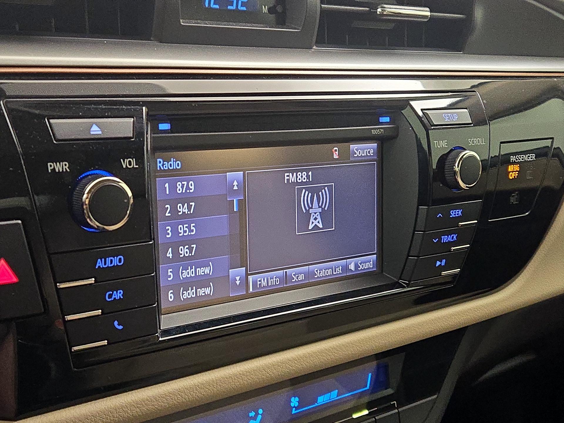 Thumbnail: 2016 Toyota Corolla - 15