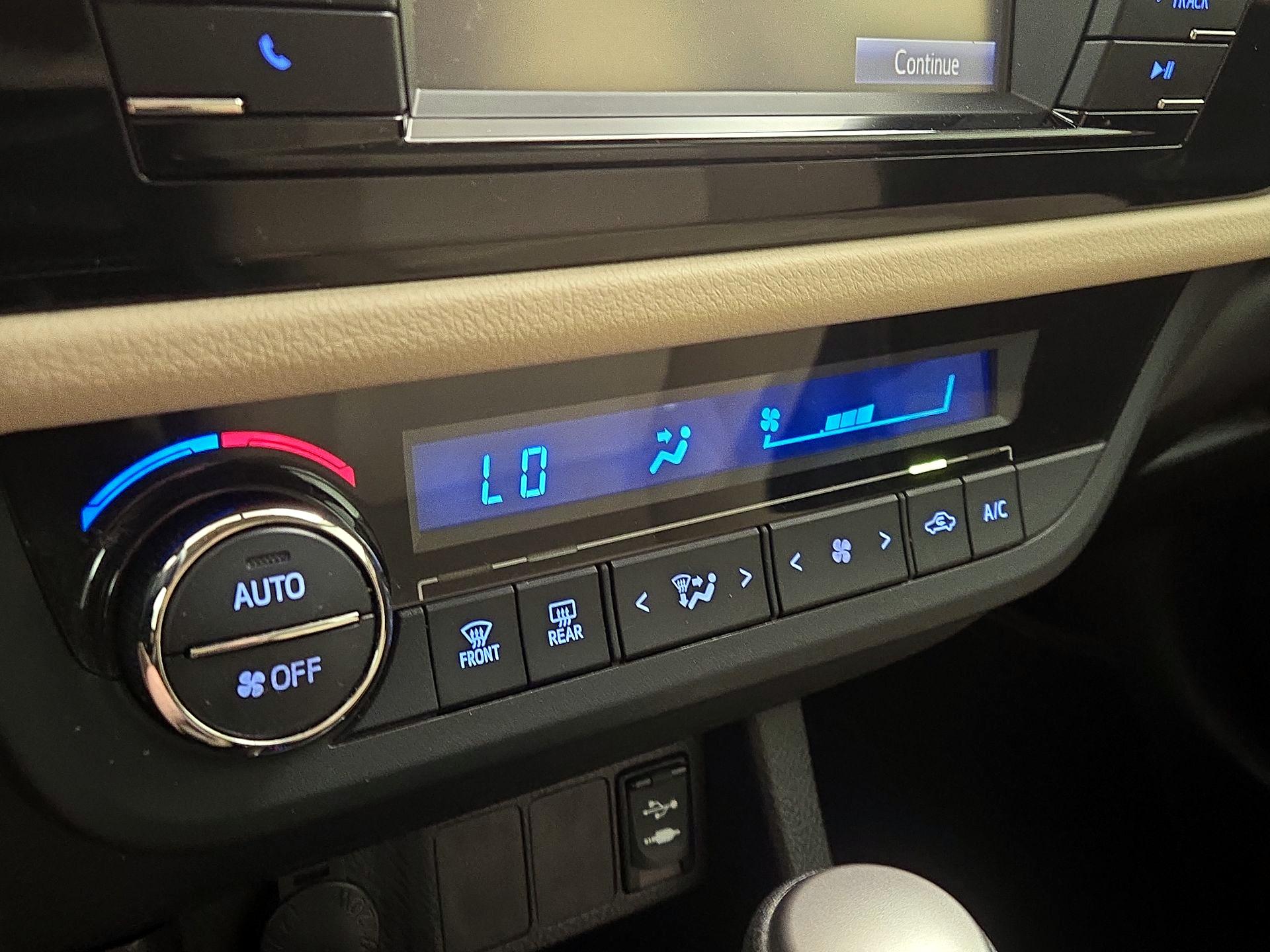 Thumbnail: 2016 Toyota Corolla - 16