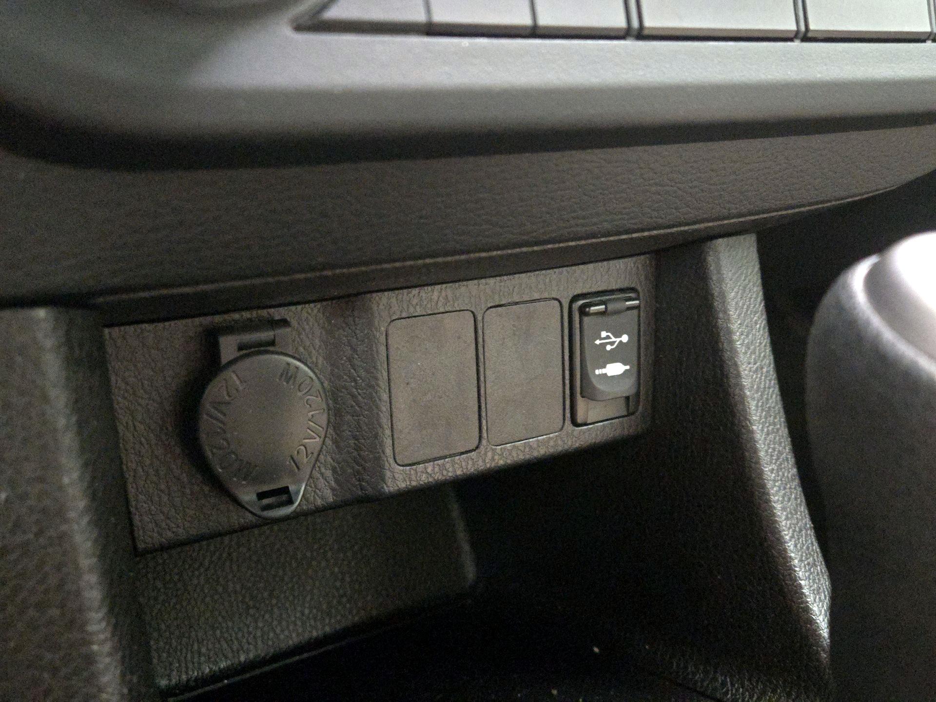 Thumbnail: 2016 Toyota Corolla - 18