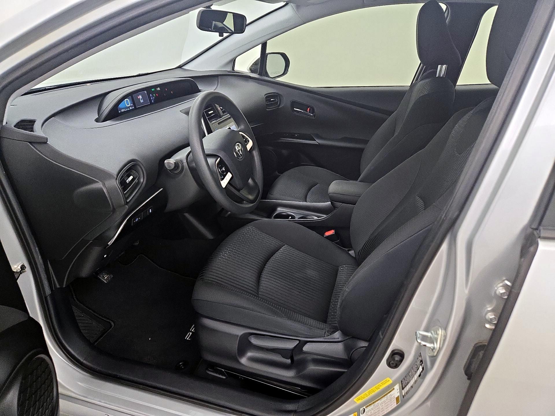 Thumbnail: 2016 Toyota Prius - 11